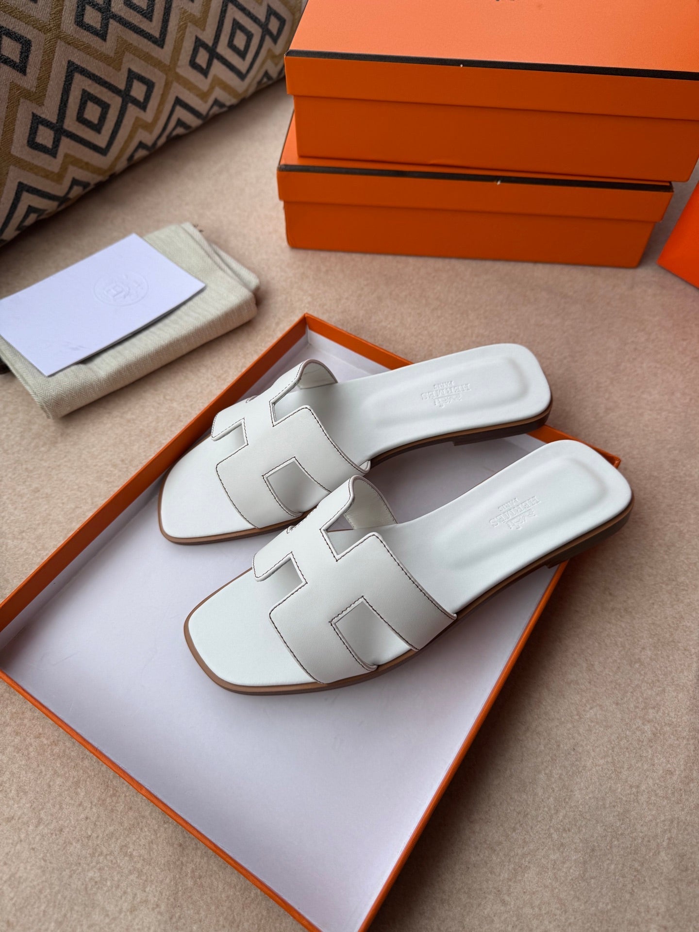 0RAN SANDALS IN WHITE CALFSKIN、mysite、Cacoeks