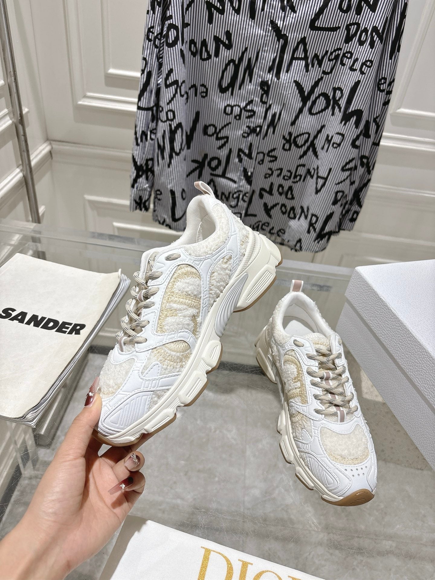 DIOR 25S MILE SERIES SNEAKERS 45MM IN WHITE CALFSKIN AND SHEARLING、mysite、Cacoeks