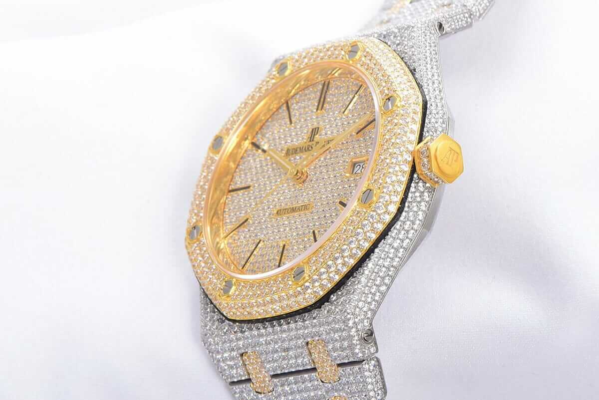 Audemars Piguet Royal Oak Iced Out Yellow Gold Replica Royal Oak 41mm 15400 Iced Out SteelYellow Gold in Stick Markers 6 Royal Oak 41mm 15400 Iced Out Steel Yellow Gold Replica white background