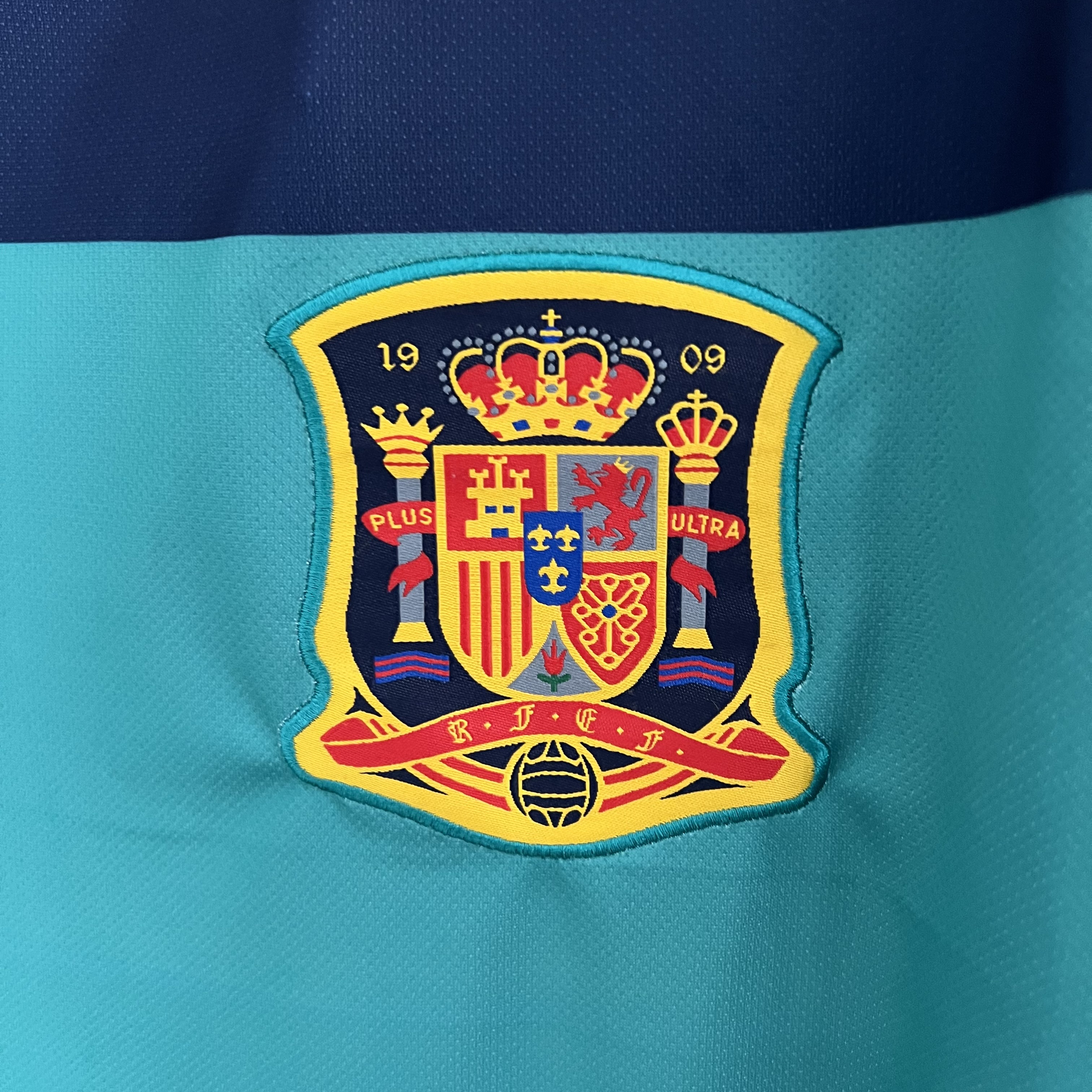 Higojerseys-Retro Spain 2010 Green Goalkeeper Jersey