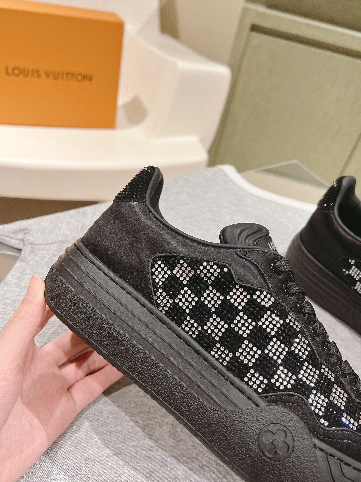 LV GROOVY SNEAKER IN BLACK DAMIER STRASS AND CALFSKIN、mysite、Cacoeks