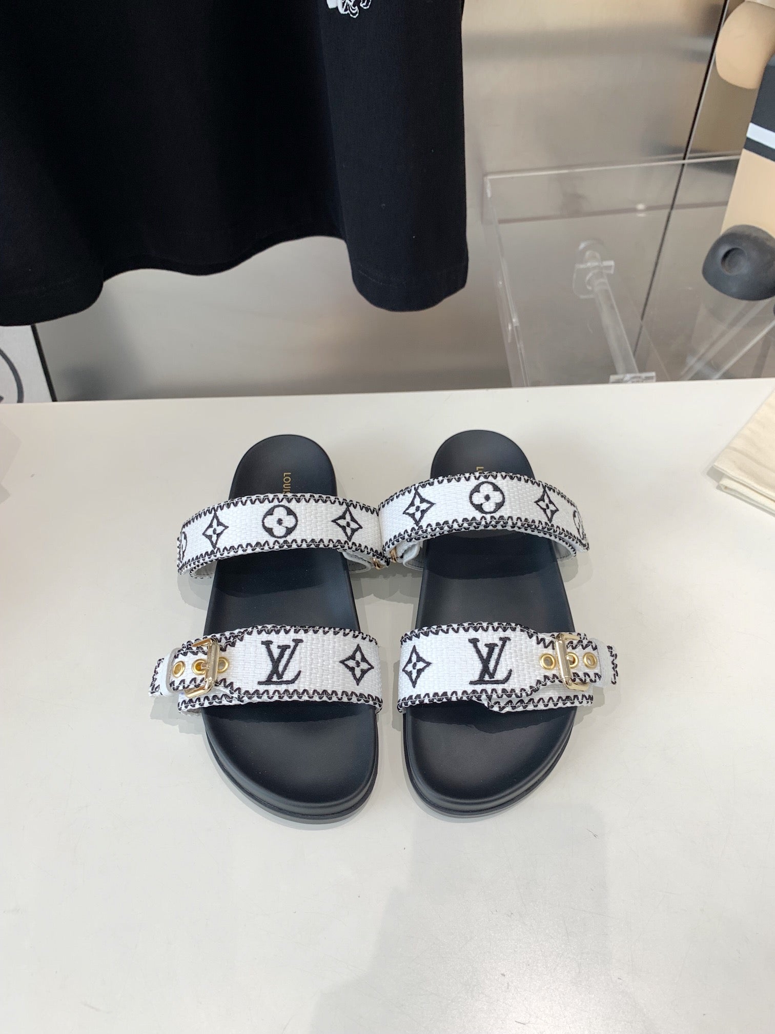 LV WOMEN SUNSET DAD SANDAL IN WHITE MIX BLACK MONOGRAM FABRIC MULE、mysite、Cacoeks