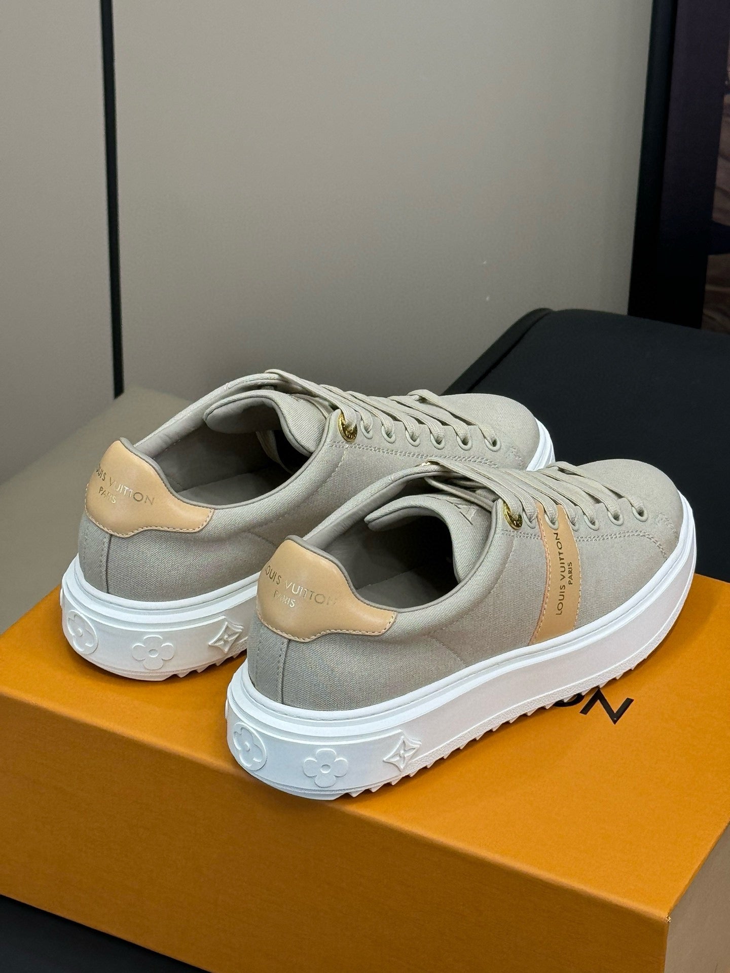 LV TIME OUT SNEAKER IN PASTEL GRAY MIX MACAROON GOLD CANVAS、mysite、Cacoeks