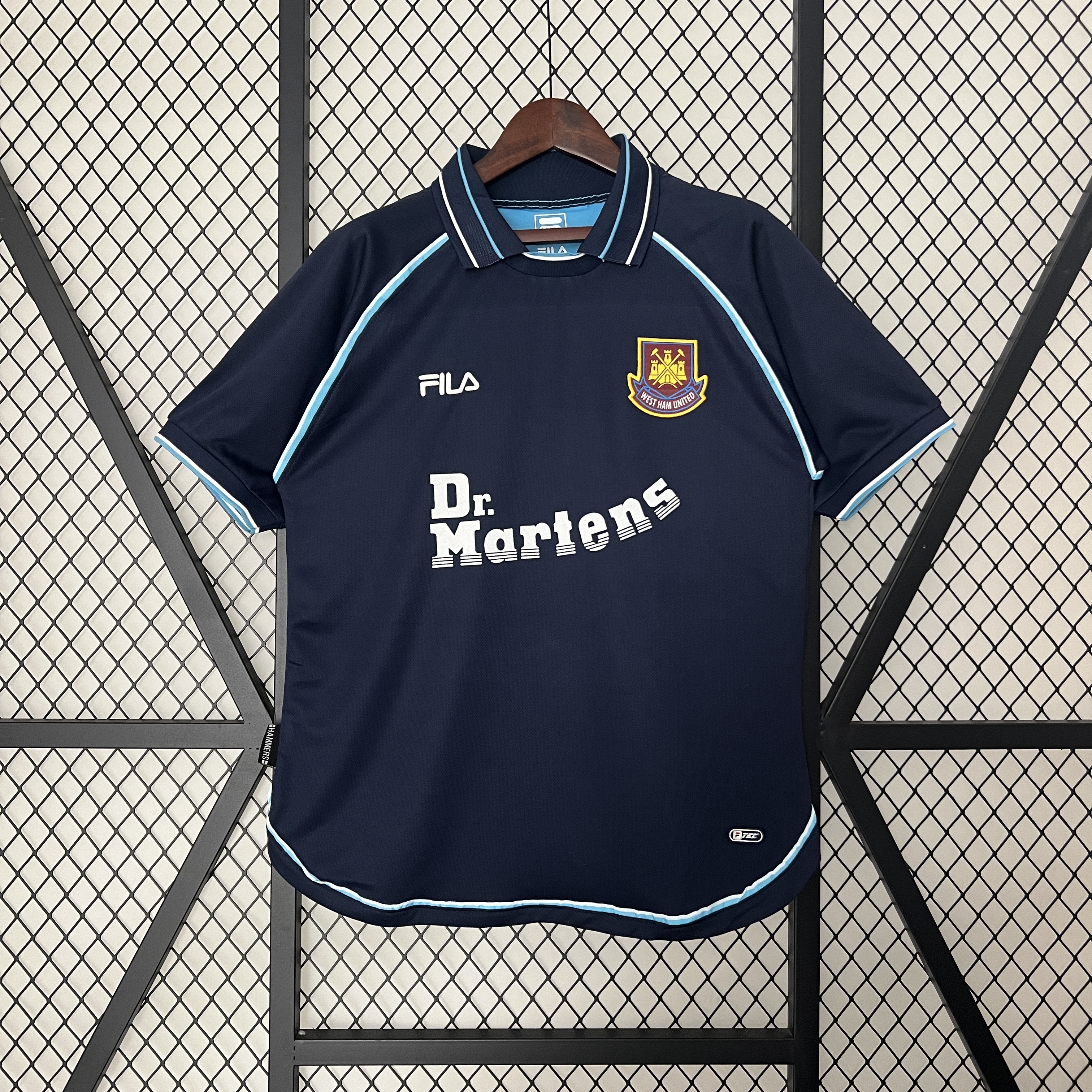 Higojerseys-Retro West Ham United 1999-01 Third Jersey