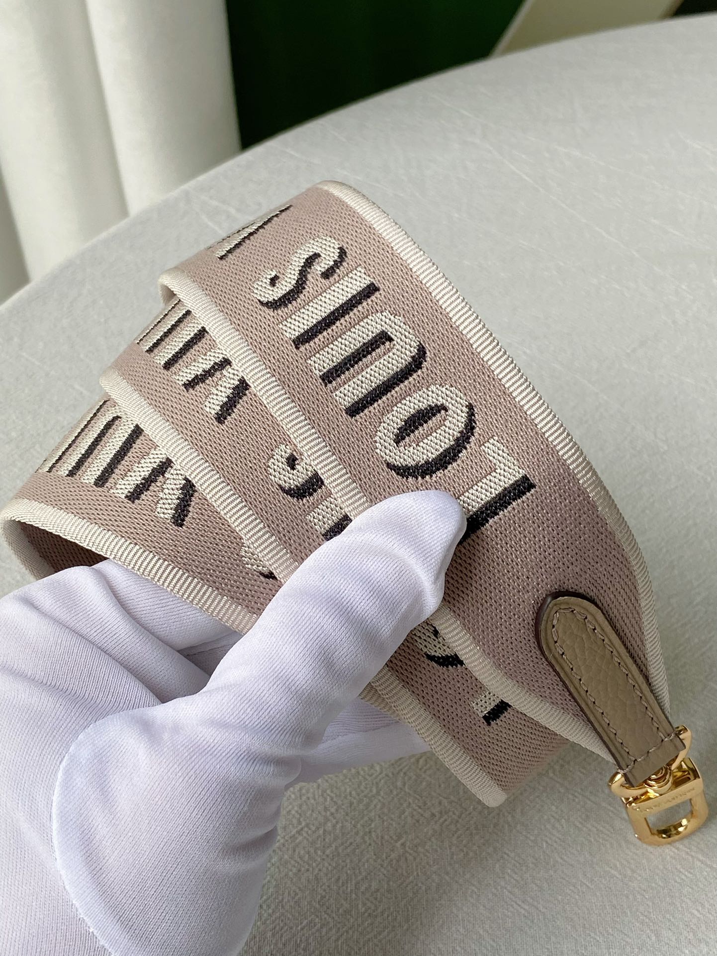 路易威登 M46583 Diane Bicolor Monogram Empreinte 皮革奶油色