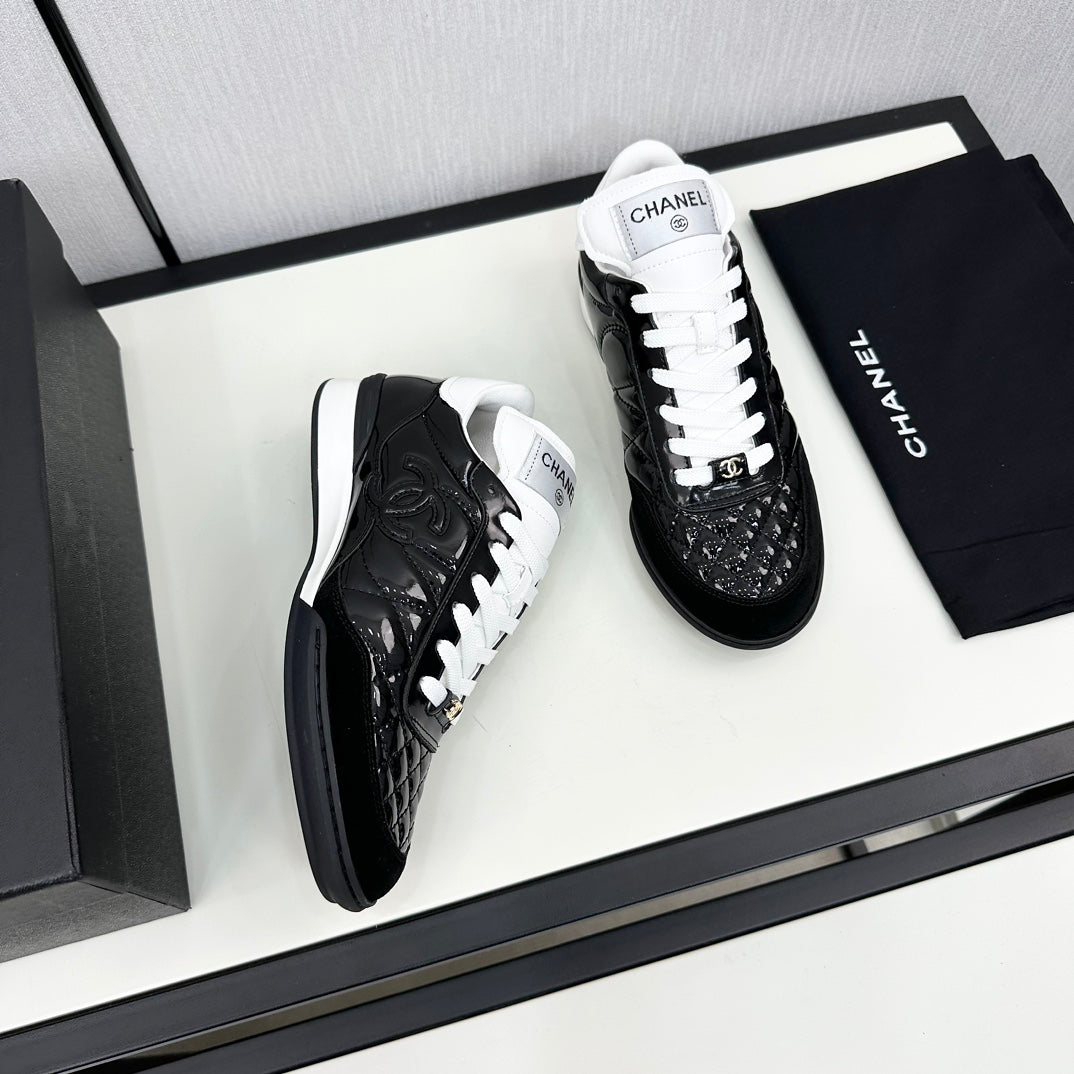 SPORTS SHOES IN GLOSSY BLACK CALFSKIN、mysite、Cacoeks
