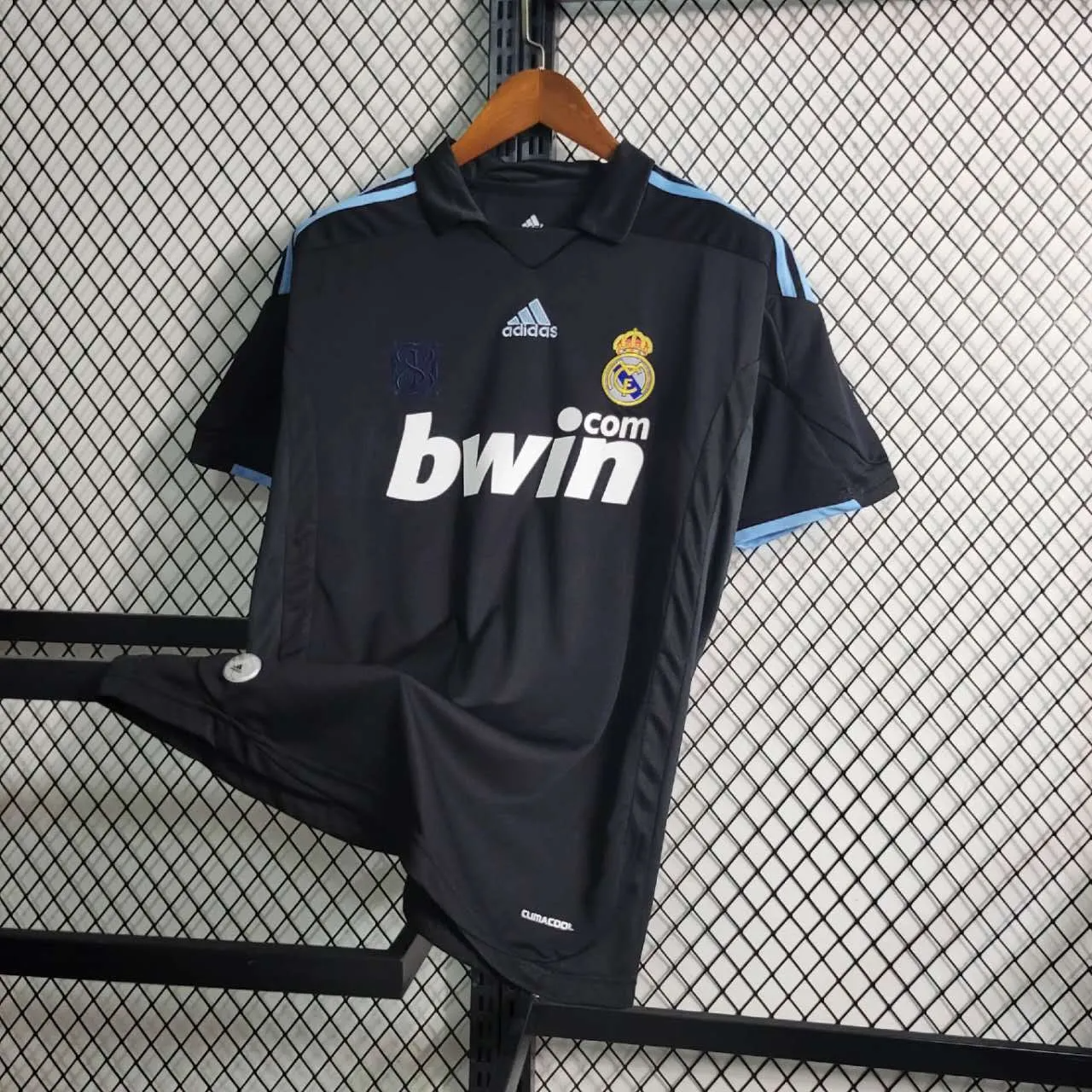 JerseysGala.com | Retro Real Madrid 09-10 Away Stadium Jersey -Customize Name, Number and Patch | Worldwide Shipping