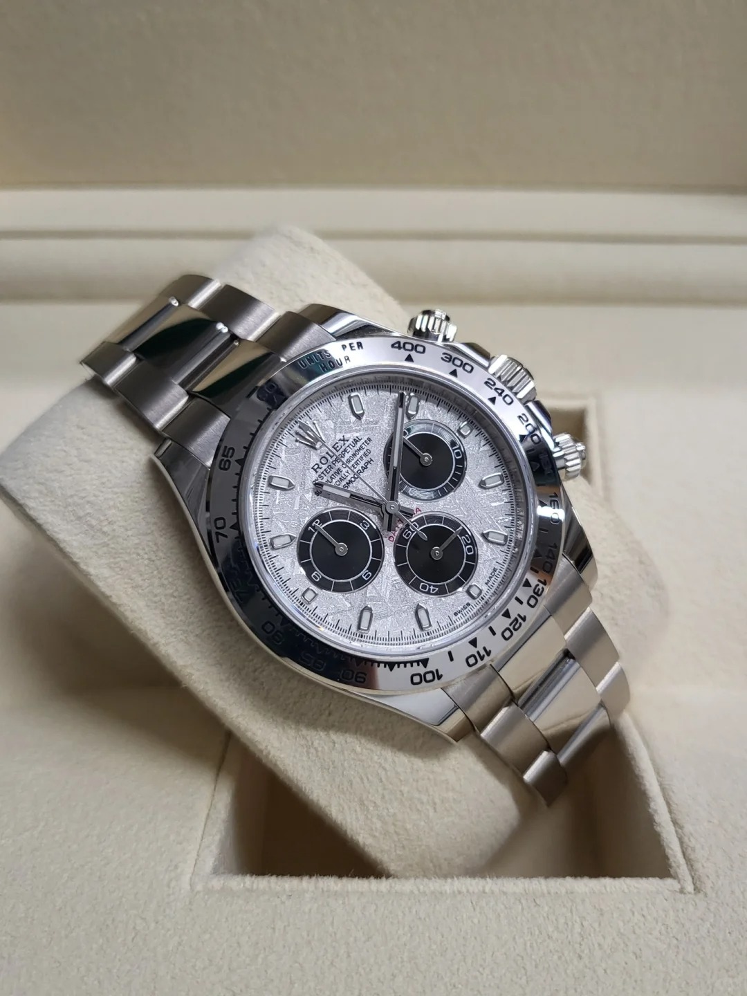 兼职  林炎: luxecystore