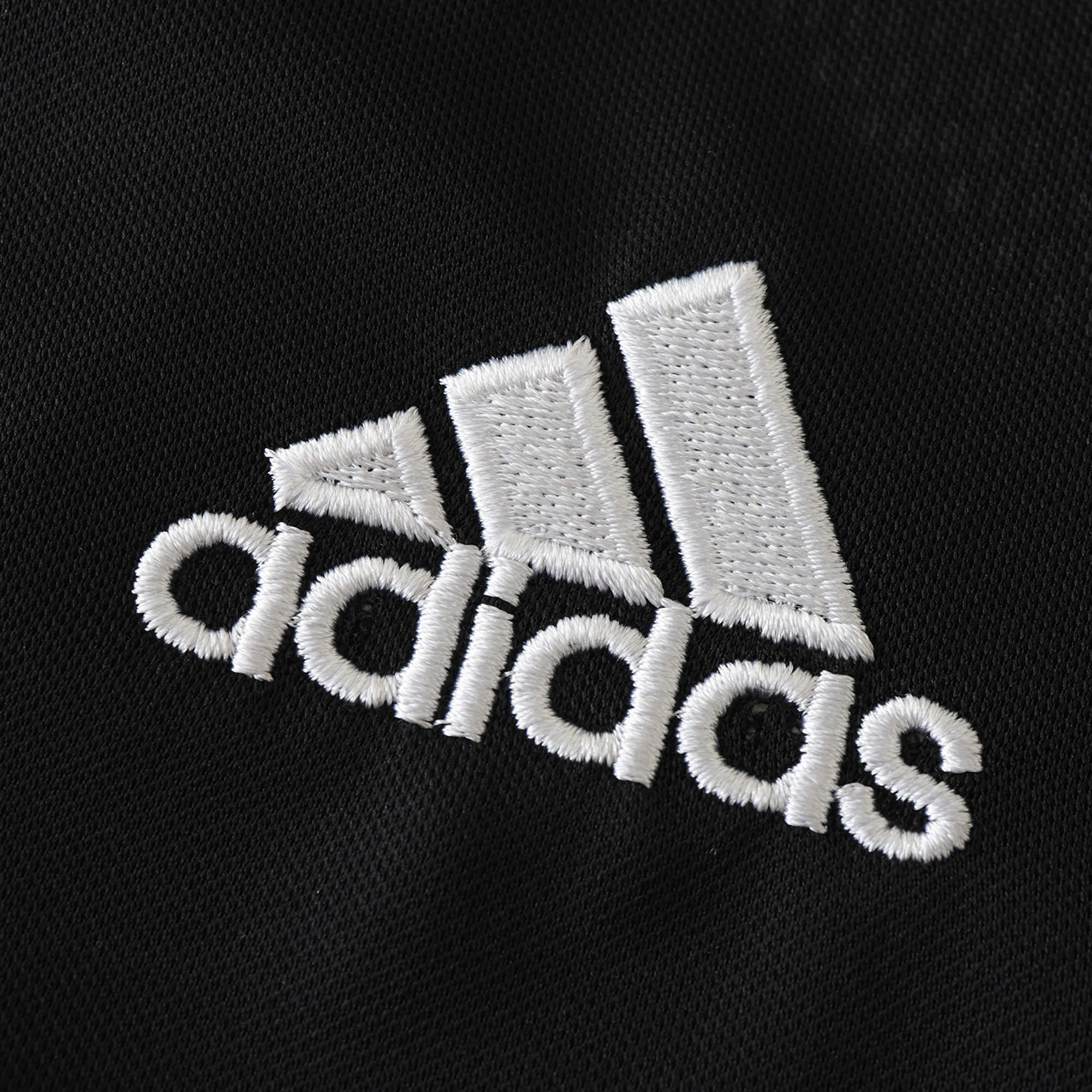 ManixJersey.com | Retro Real Madrid 2001-02 Away Jersey -Customize Name, Number and Patch | Worldwide Shipping