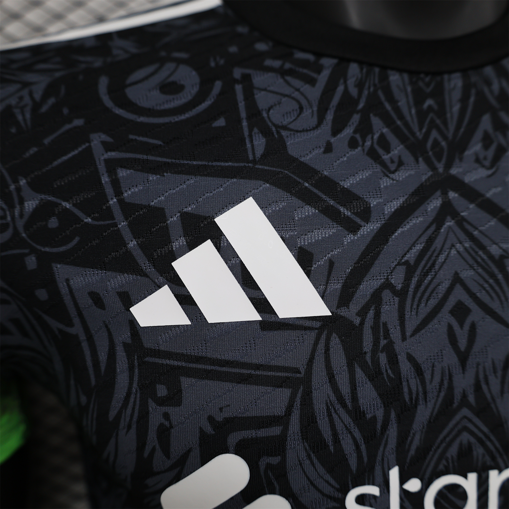 ManixJersey.com | Liver.pool 24-25 Green Fire Phoenix Special Edition Jersey - Player Version -Customize Name, Number and Patch | Worldwide Shipping