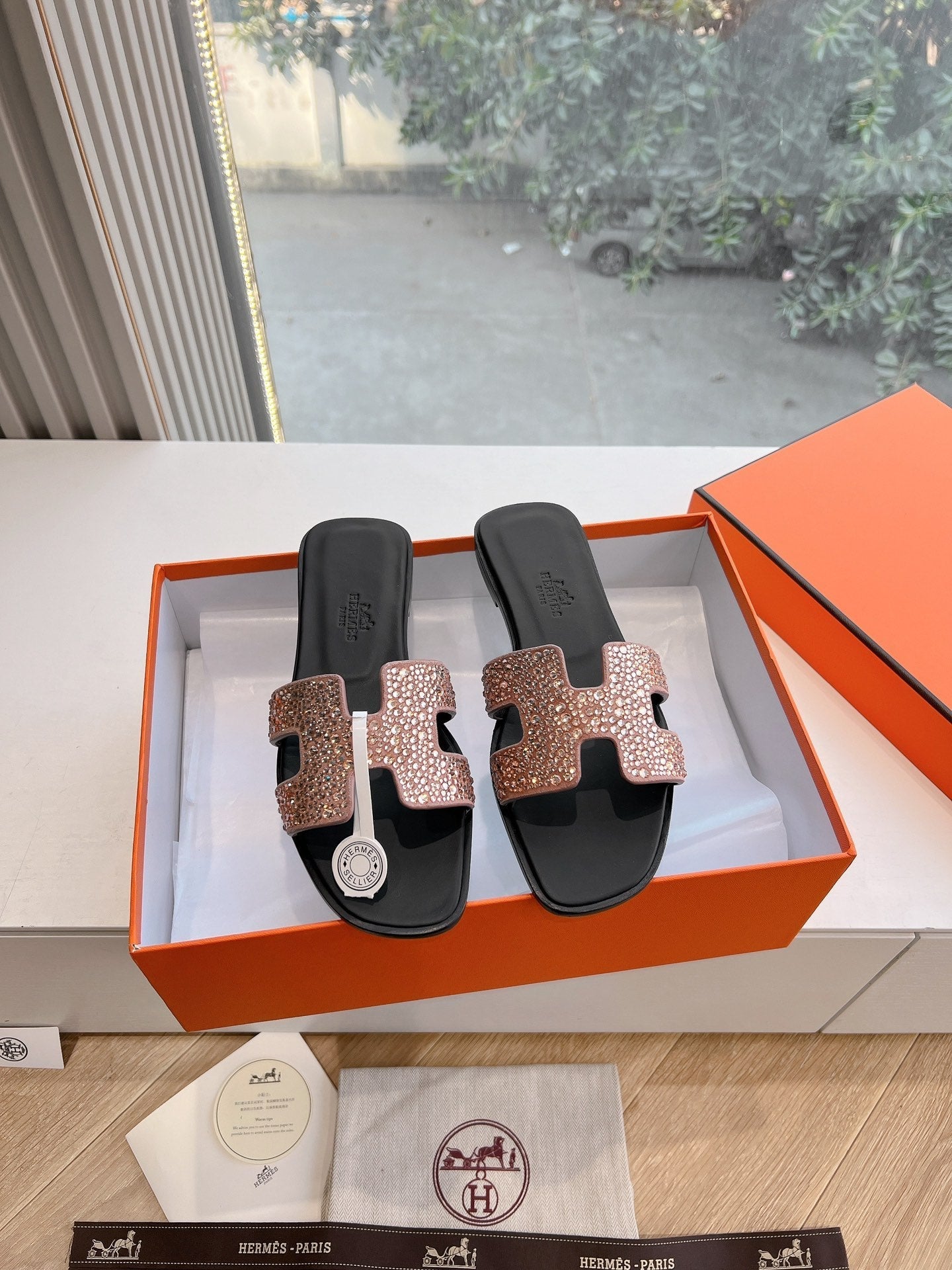 0RAN SLIDE IN PENNY BROWN CALFSKIN WITH CRYSTALS、mysite、Cacoeks