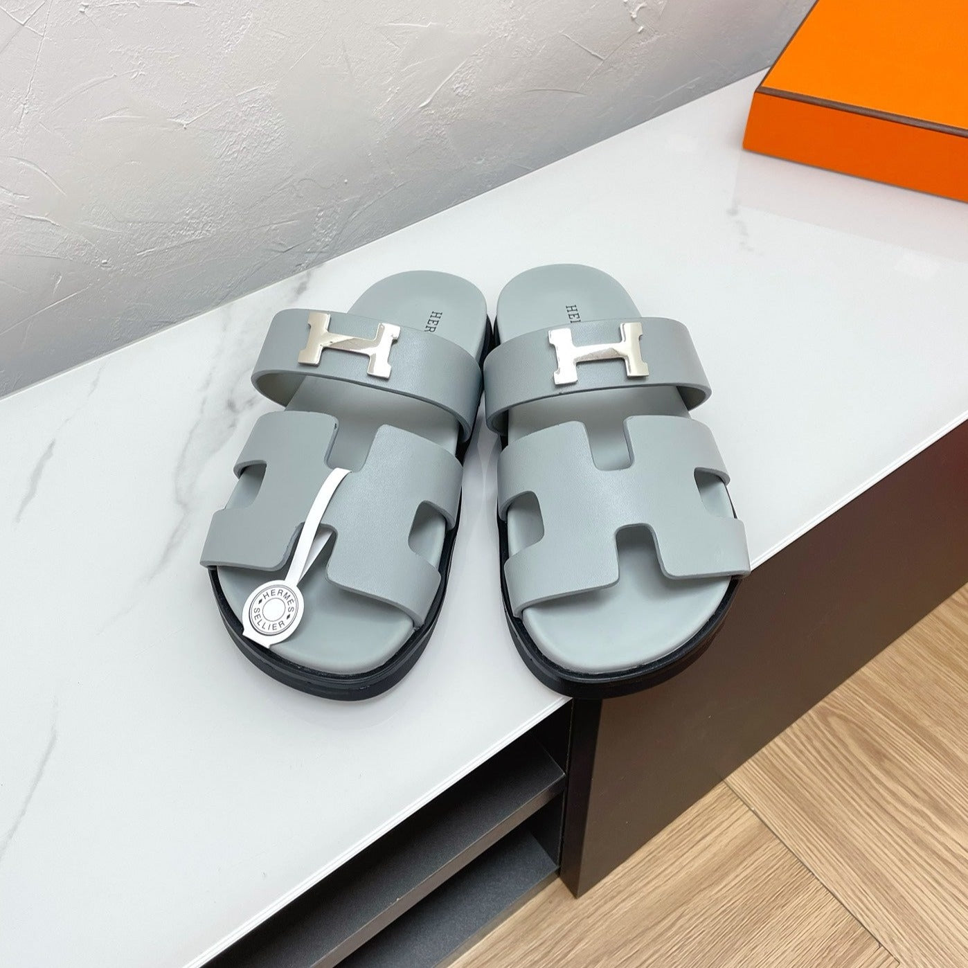 CHYPRE SANDAL PASTEL BLUE LAMBSKIN WITH H BUCKLE、mysite、Cacoeks