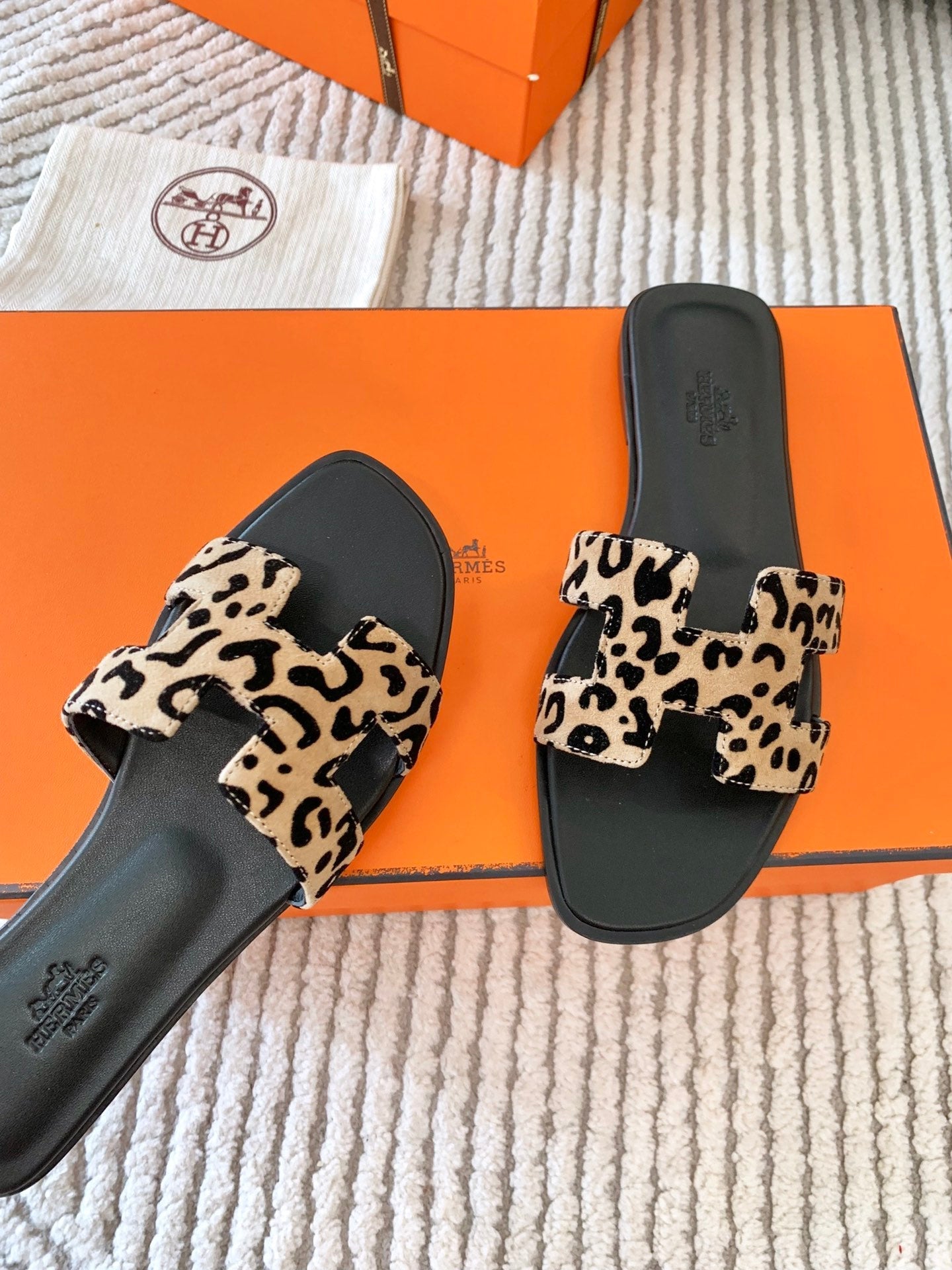 0RAN SANDAL IN CAMEL BROWN MIX BLACK SUEDE、mysite、Cacoeks