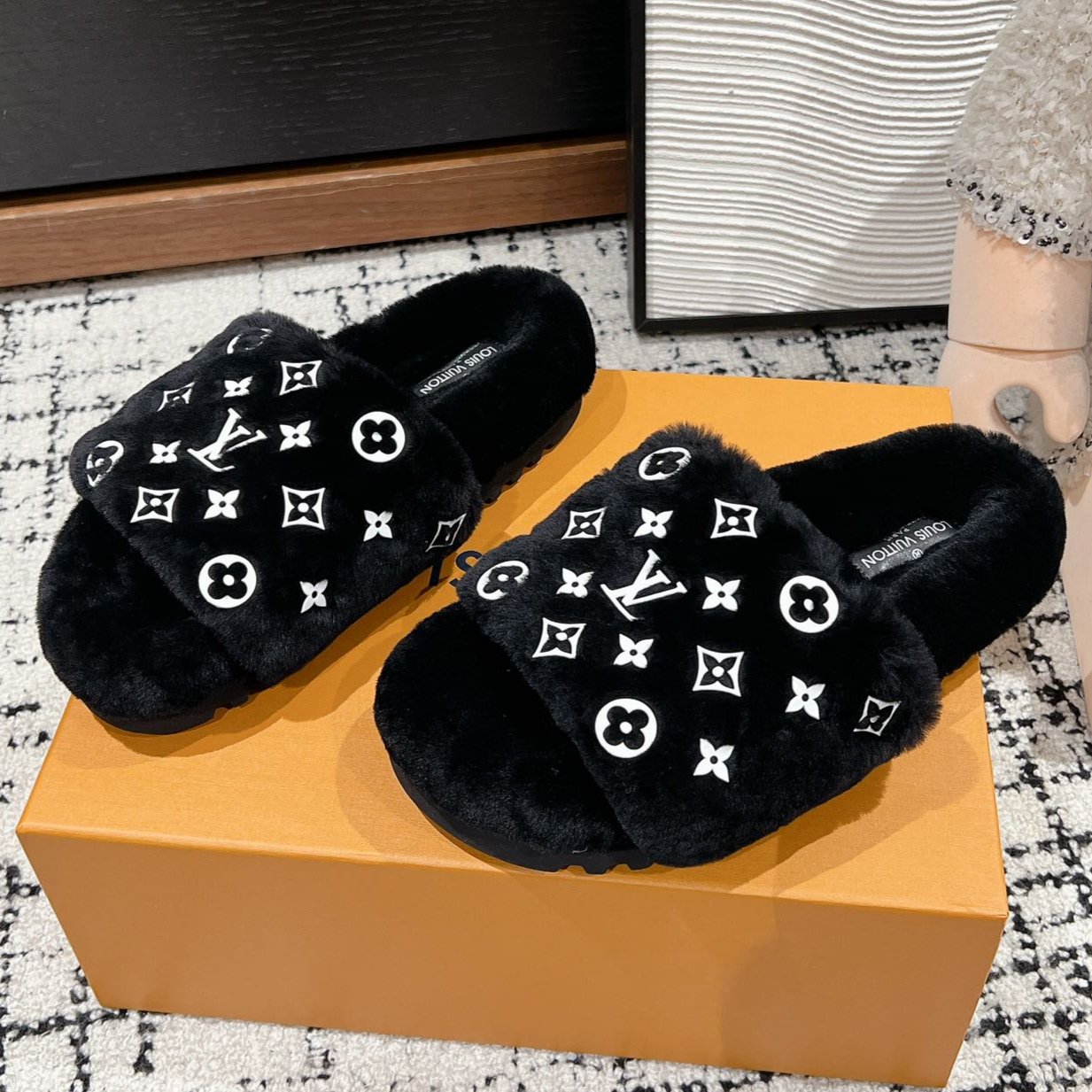SLIPPER IN BLACK WOOL WITH WHITE LOGO、mysite、Cacoeks