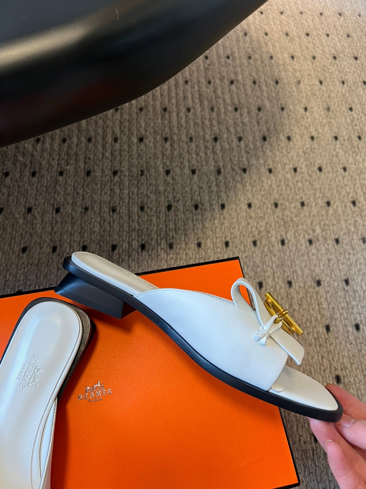 ILOT FLAT SANDAL IN WHITE CALFSKIN、mysite、Cacoeks