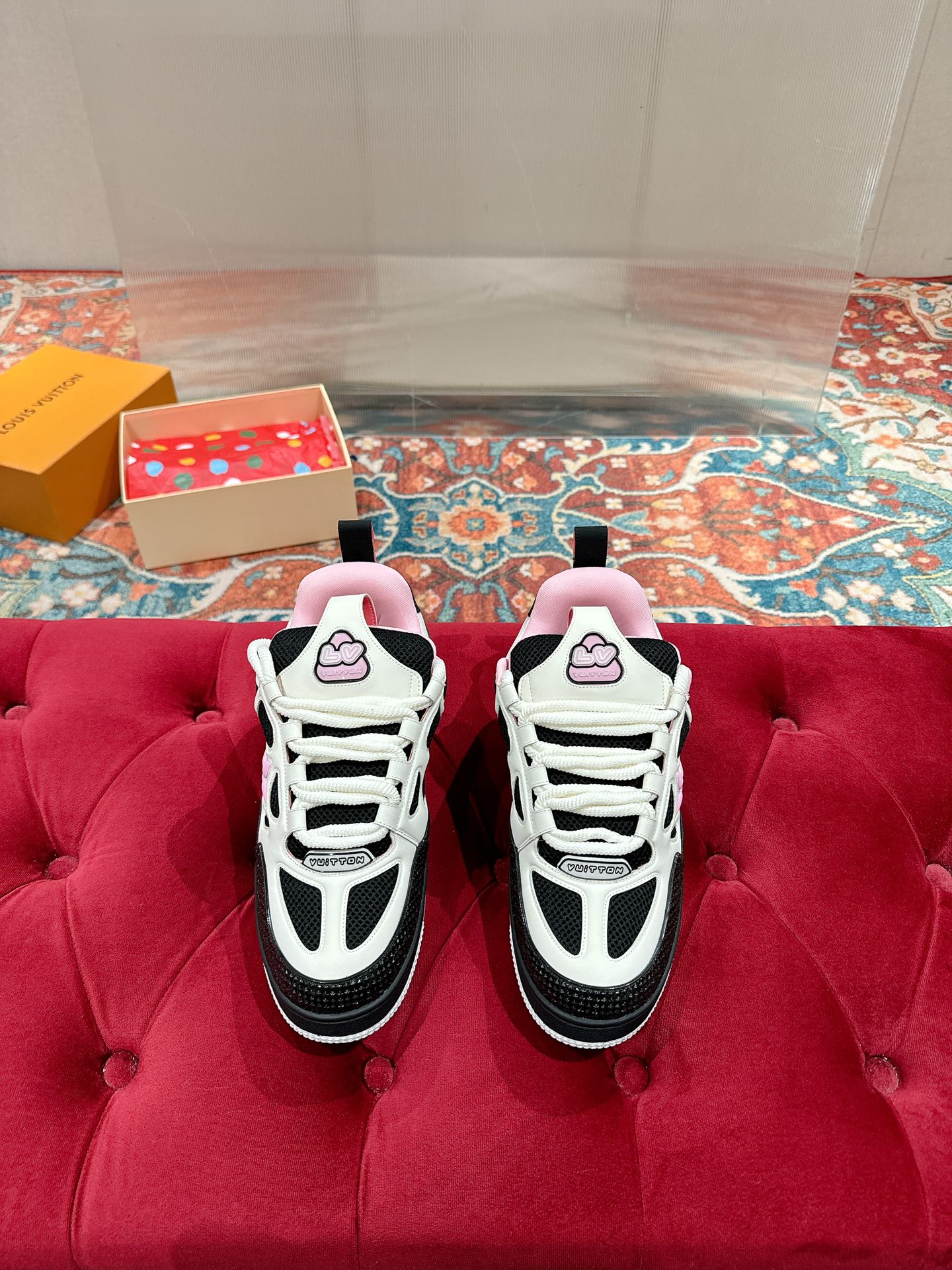 LV SKATE SNEAKER IN WHITE MIX BLACK AND LIGHT PINK CALFSKIN、mysite、Cacoeks