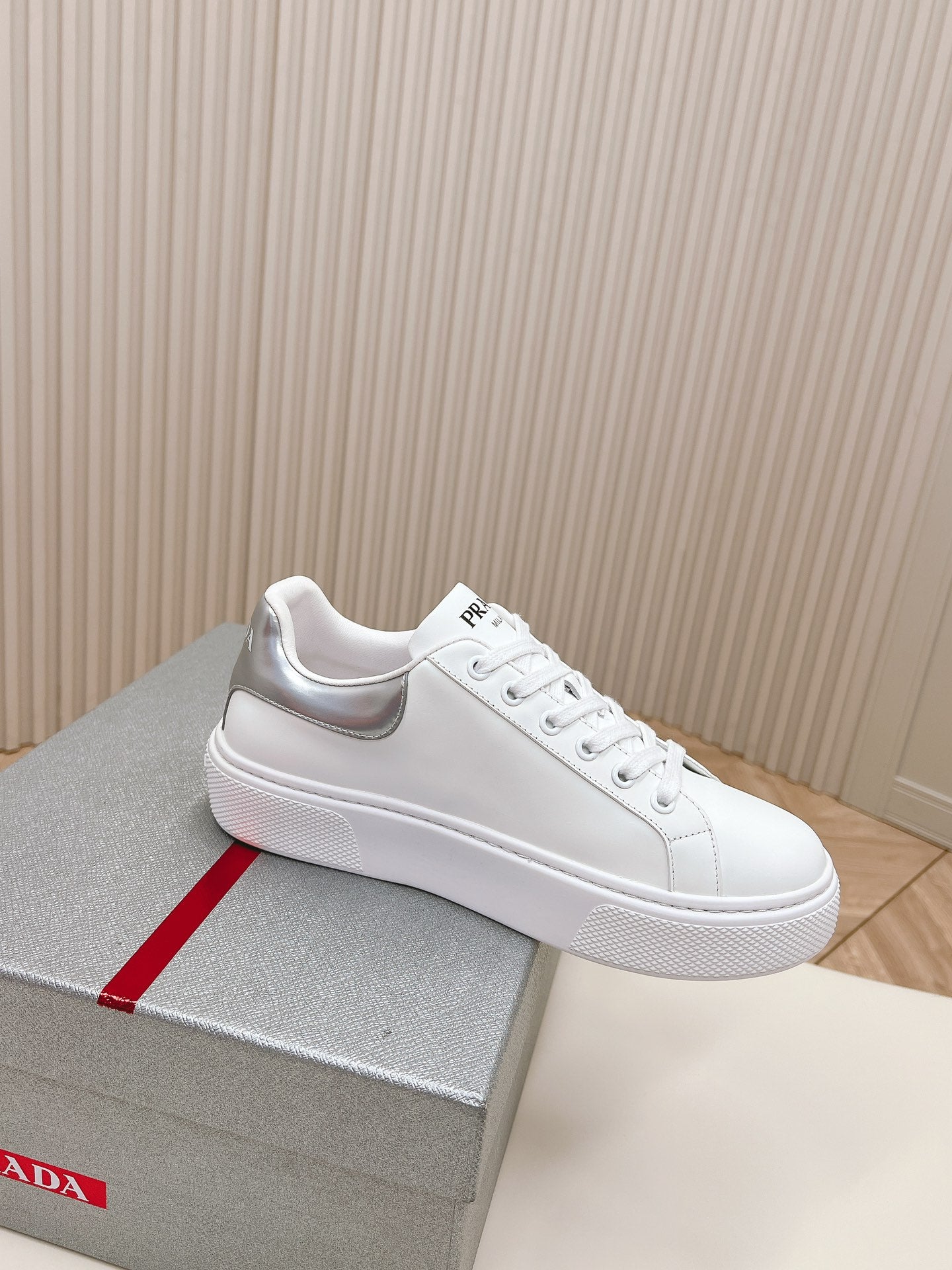 PRA RETRO SNEAKERS WHITE AND GRAY CALFSKIN、mysite、Cacoeks
