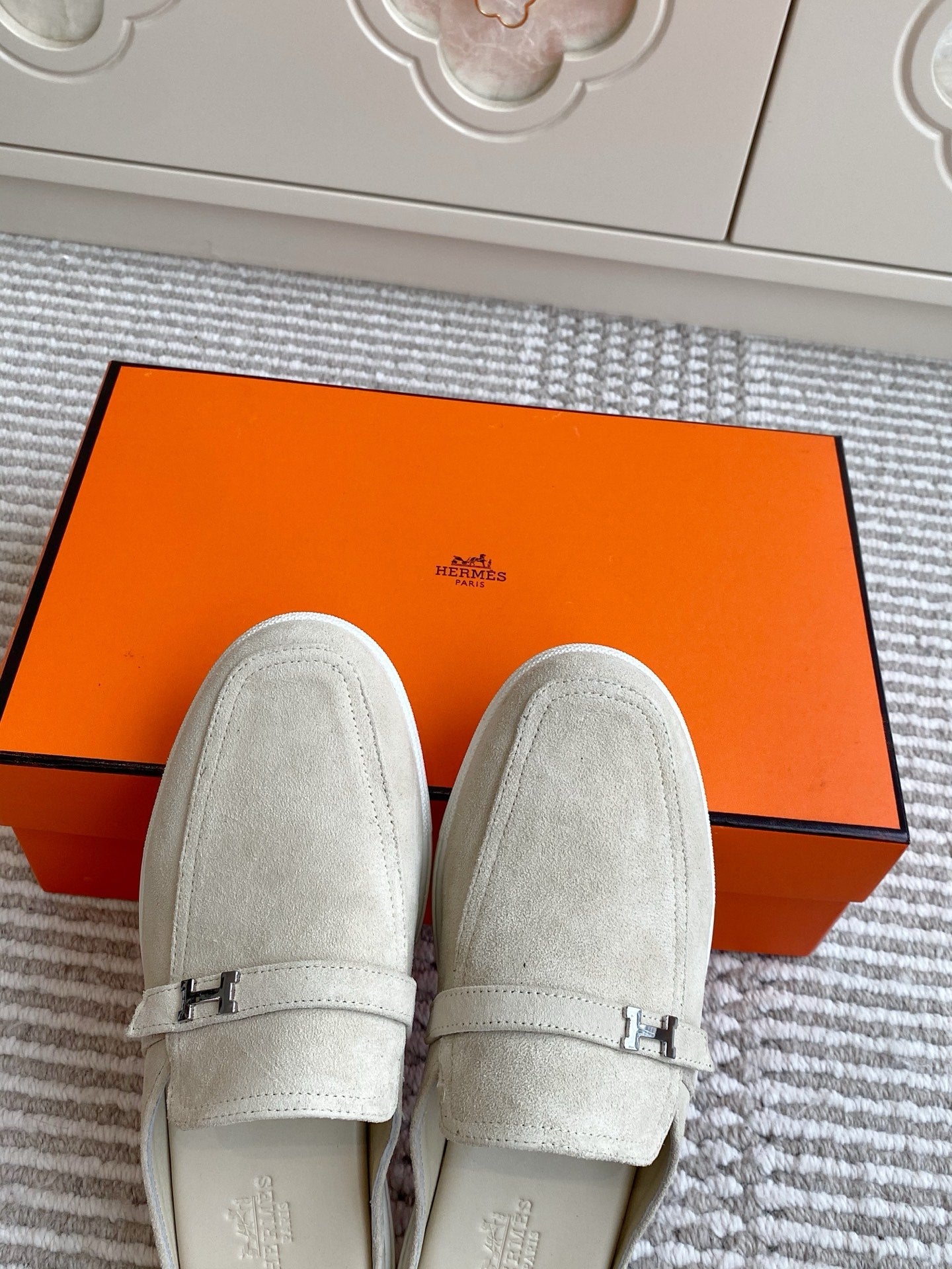 HM 25S MULES IN CREAM WHITE SUEDE WITH SILVER HARDWARE、mysite、Cacoeks