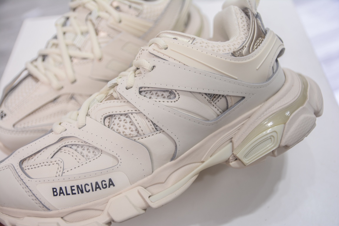 Balenciaga Track Trainer in Beige、mysite、Cacoeks