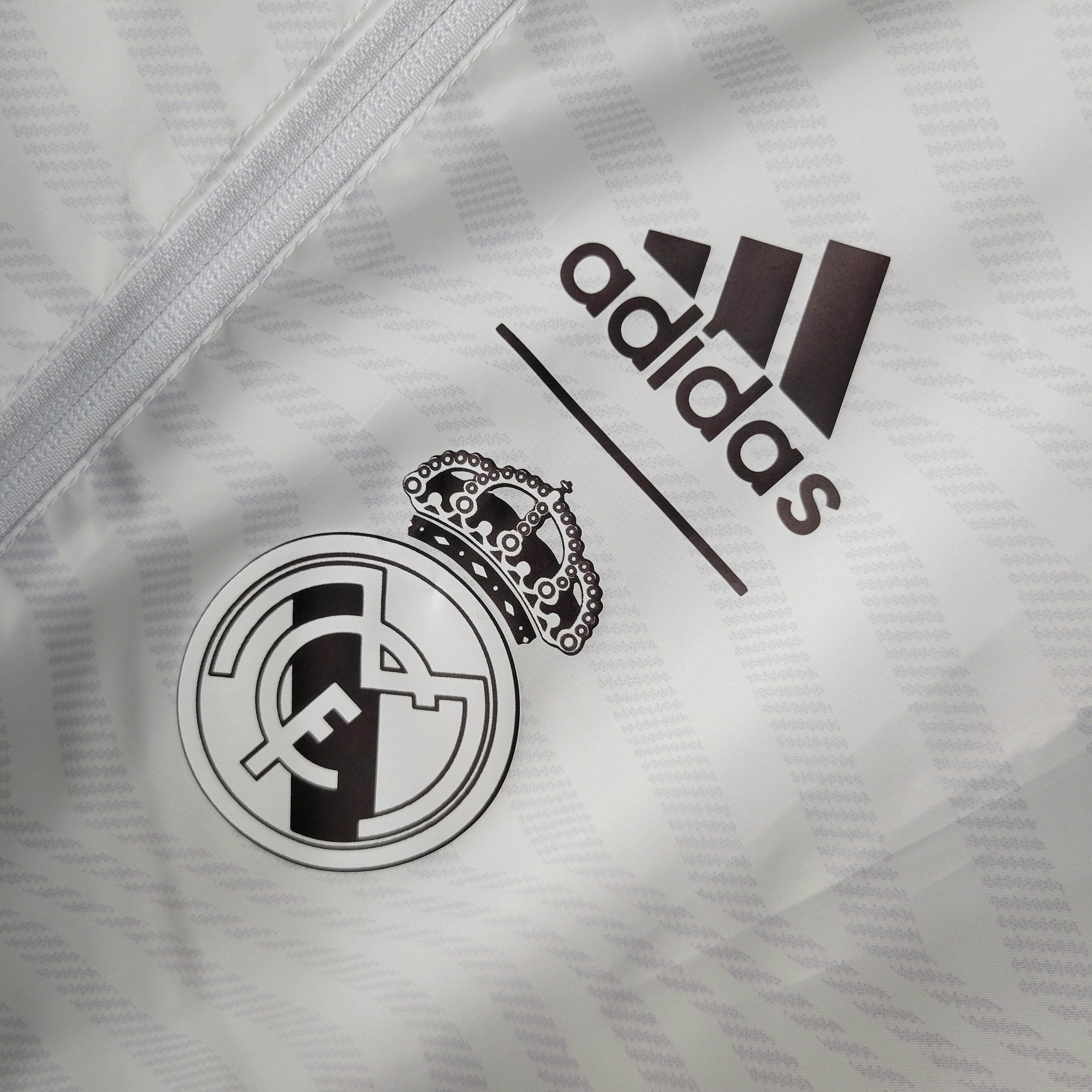 2023/2024 Real Madrid Reversible Windbreaker White:football jersey mysite: unitedjerseyfootball 邓江浪:football