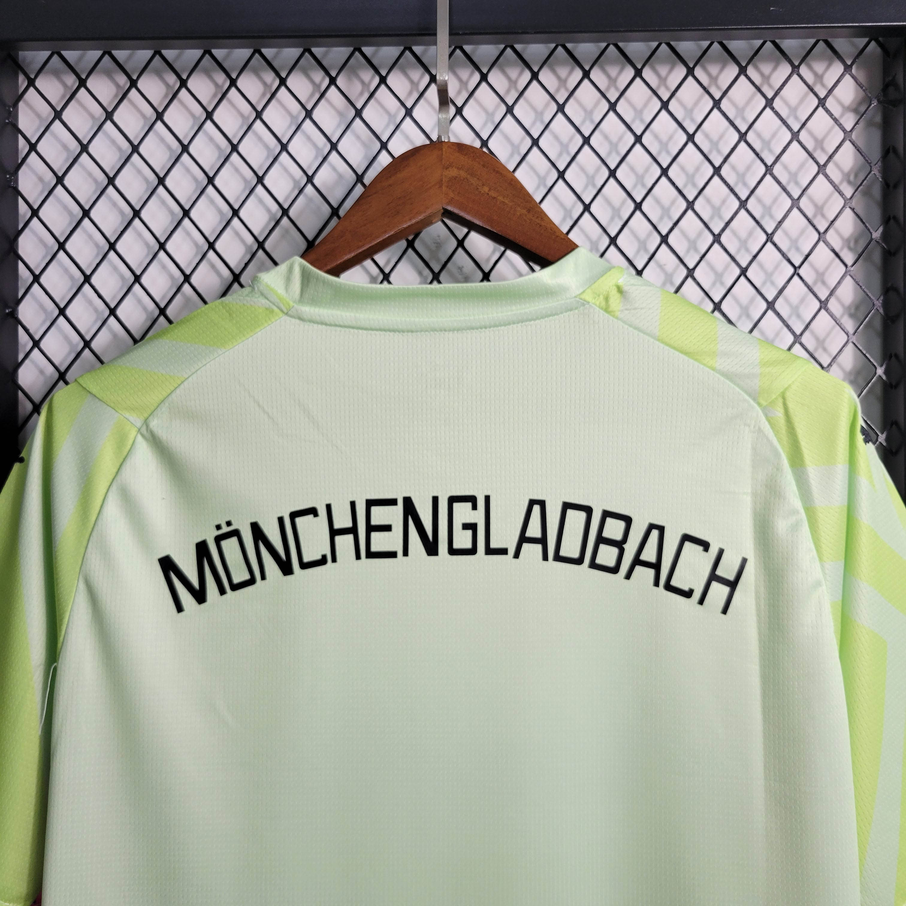 2023/2024 Borussia Mönchengladbach Goalkeeper Fluorescent Green Football Jersey 1:1 Thai Quality:football jersey mysite: unitedjerseyfootball 邓江浪:football