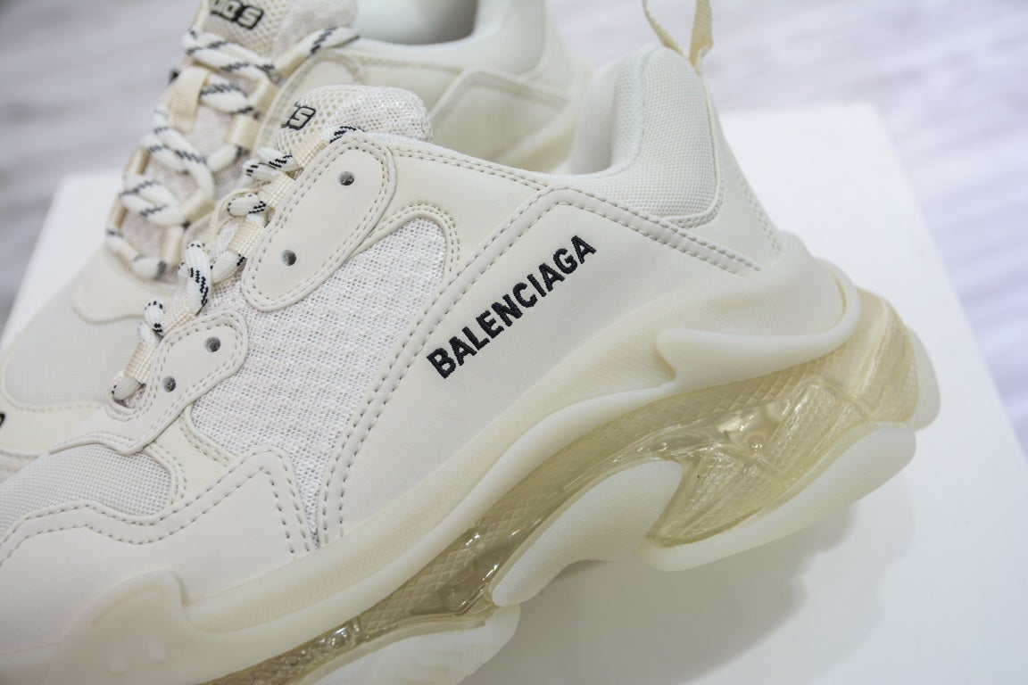 Balenciaga Triple S Sneaker in White Beige、mysite、Cacoeks