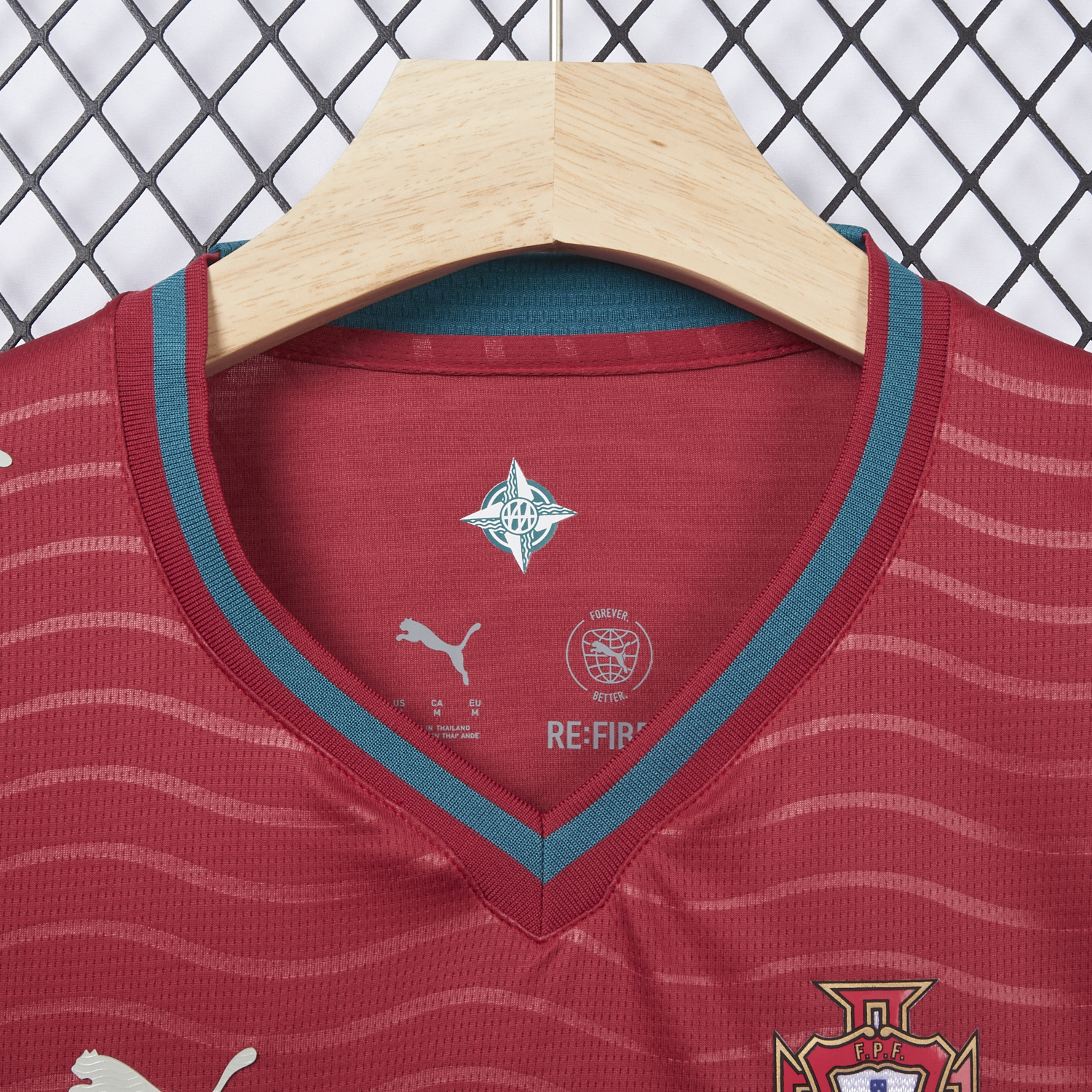 Higojerseys-Women's Portugal 2026 Home Cropped Jersey