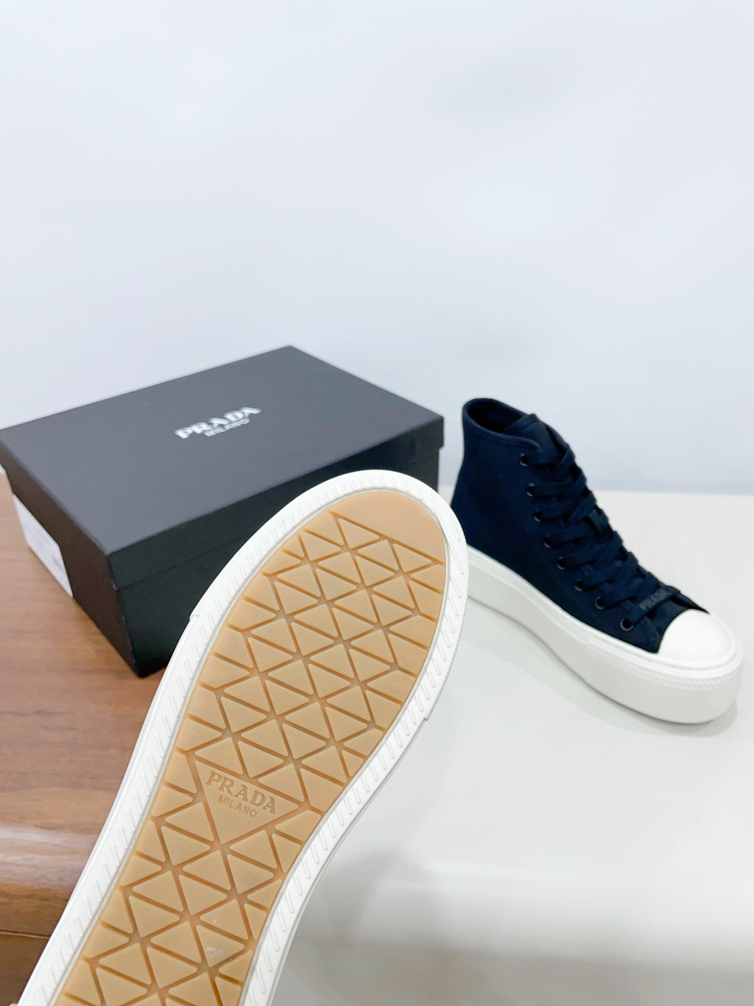 HIGH-TOP SEANKERS IN SPACE BLUE CANVAS、mysite、Cacoeks