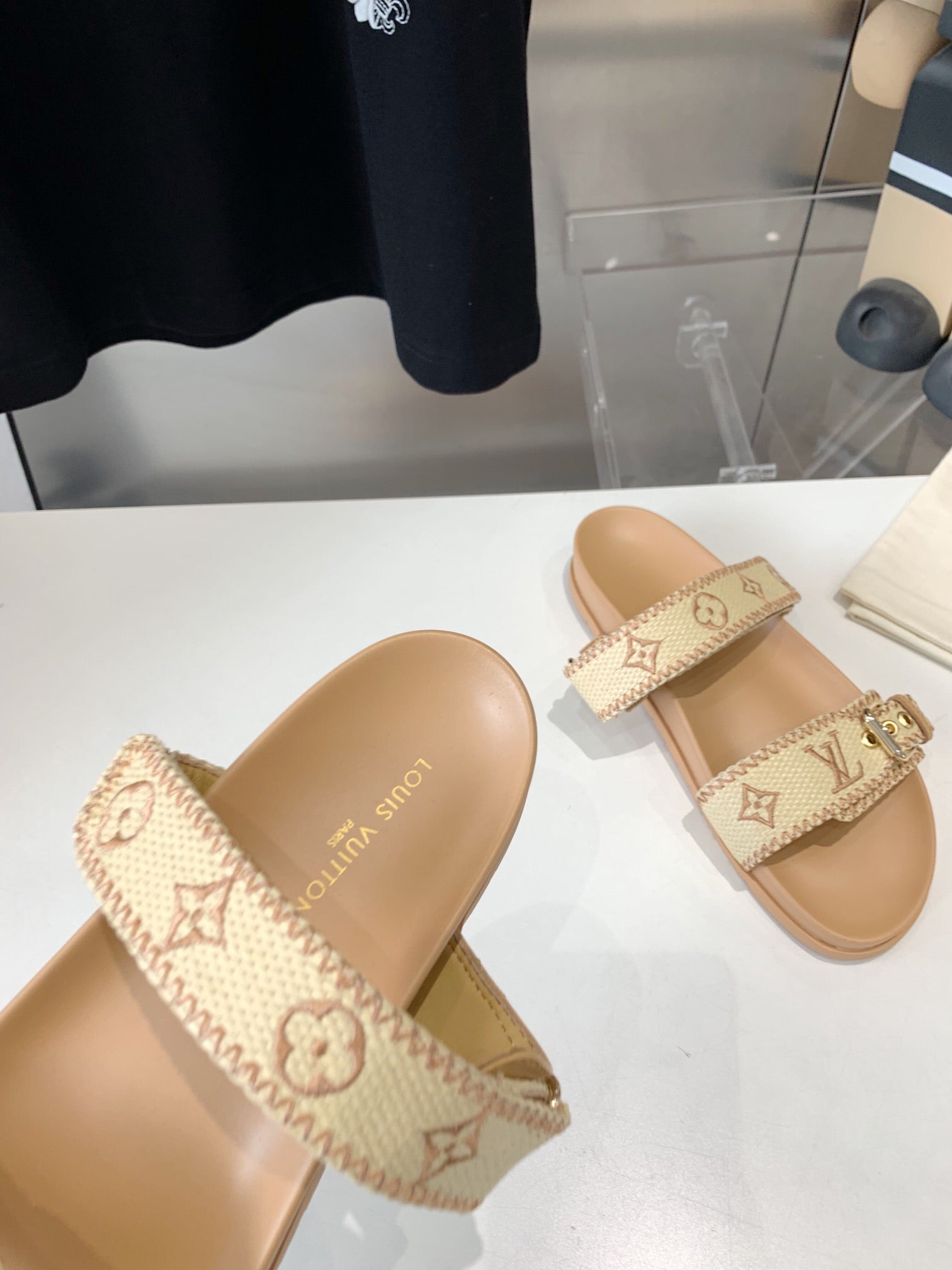 LV WOMEN SUNSET DAD SANDAL IN BEIGE MONOGRAM FABRIC MULE、mysite、Cacoeks