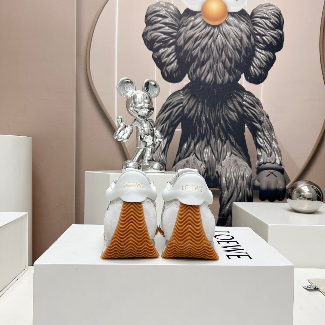 FLOW RUNNER SNEAKER IN WHITE IVORY SUEDE AND SHEEPSKIN、mysite、Cacoeks