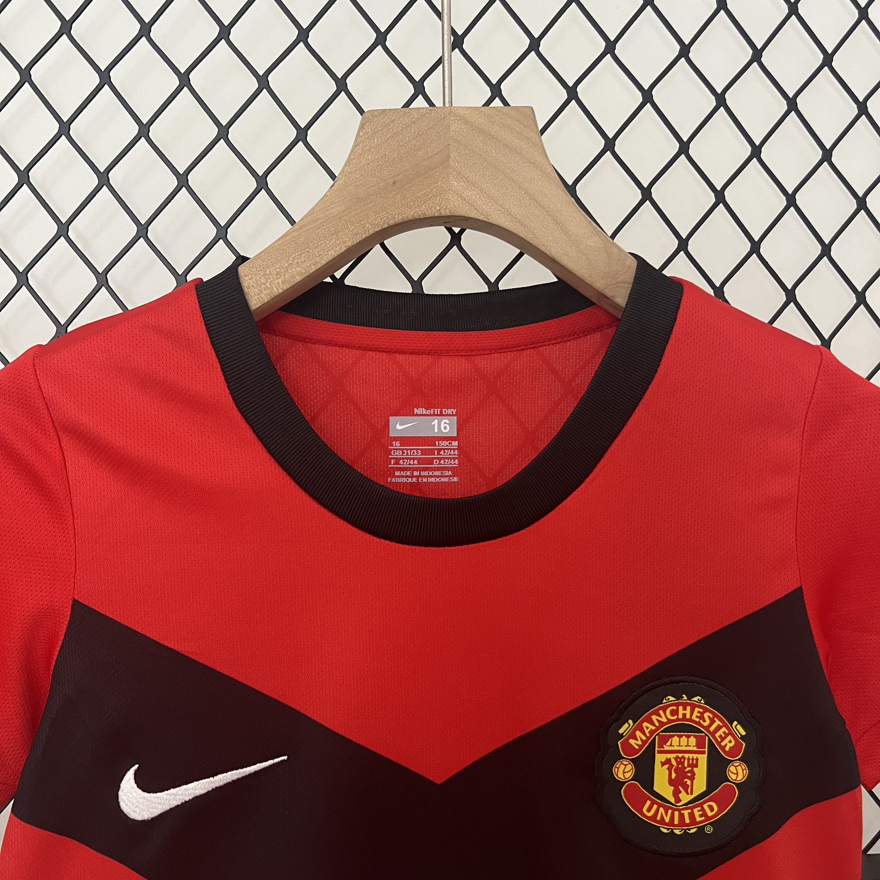 GlobeJersey-Retro Manchester United 2009-10 Home Stadium Kids Kit