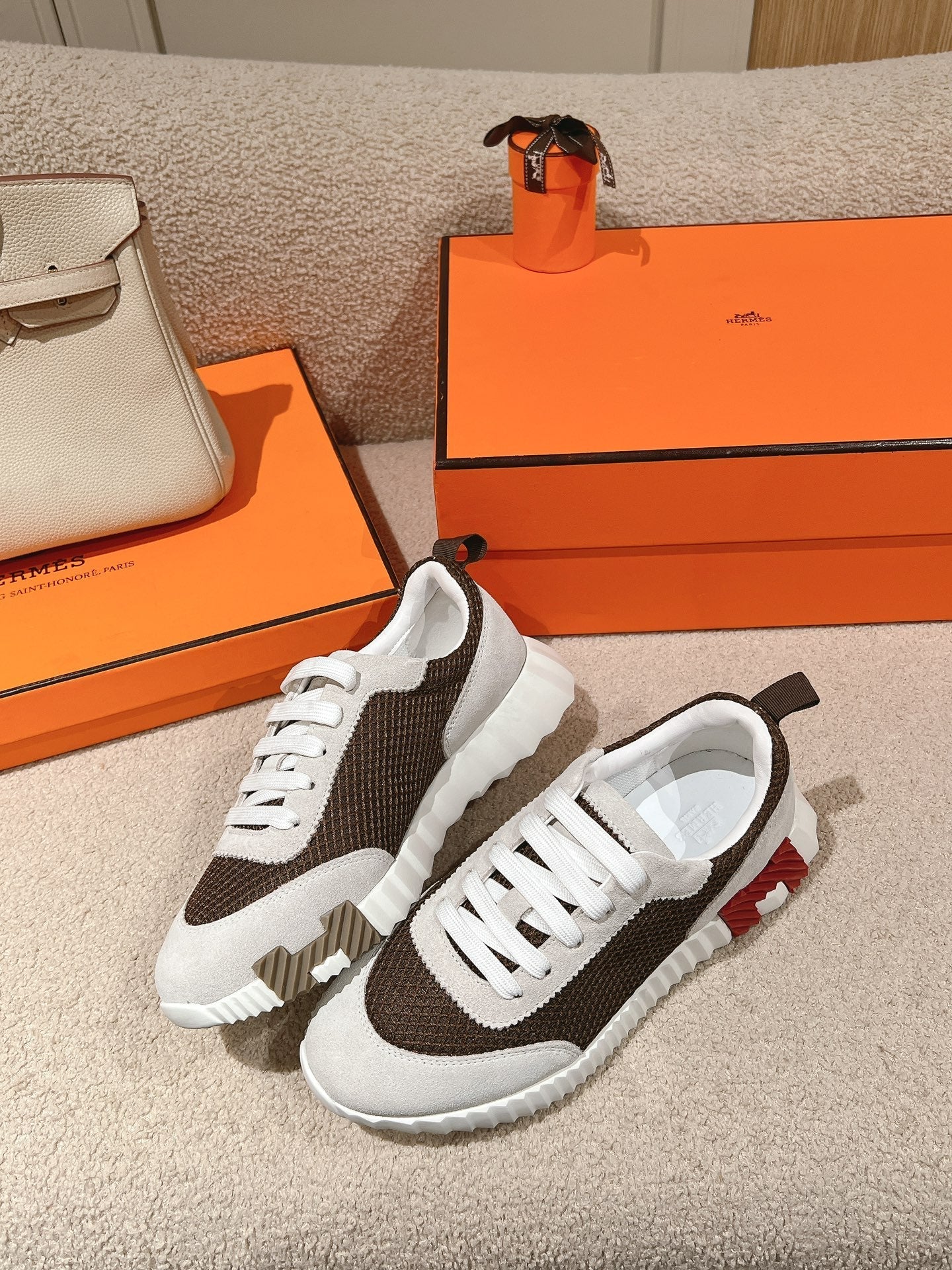 MAINLAND SNEAKER IN PALE GRAY SUEDE AND MOCHA BROWN BREATHABLE MESH FABRIC、mysite、Cacoeks