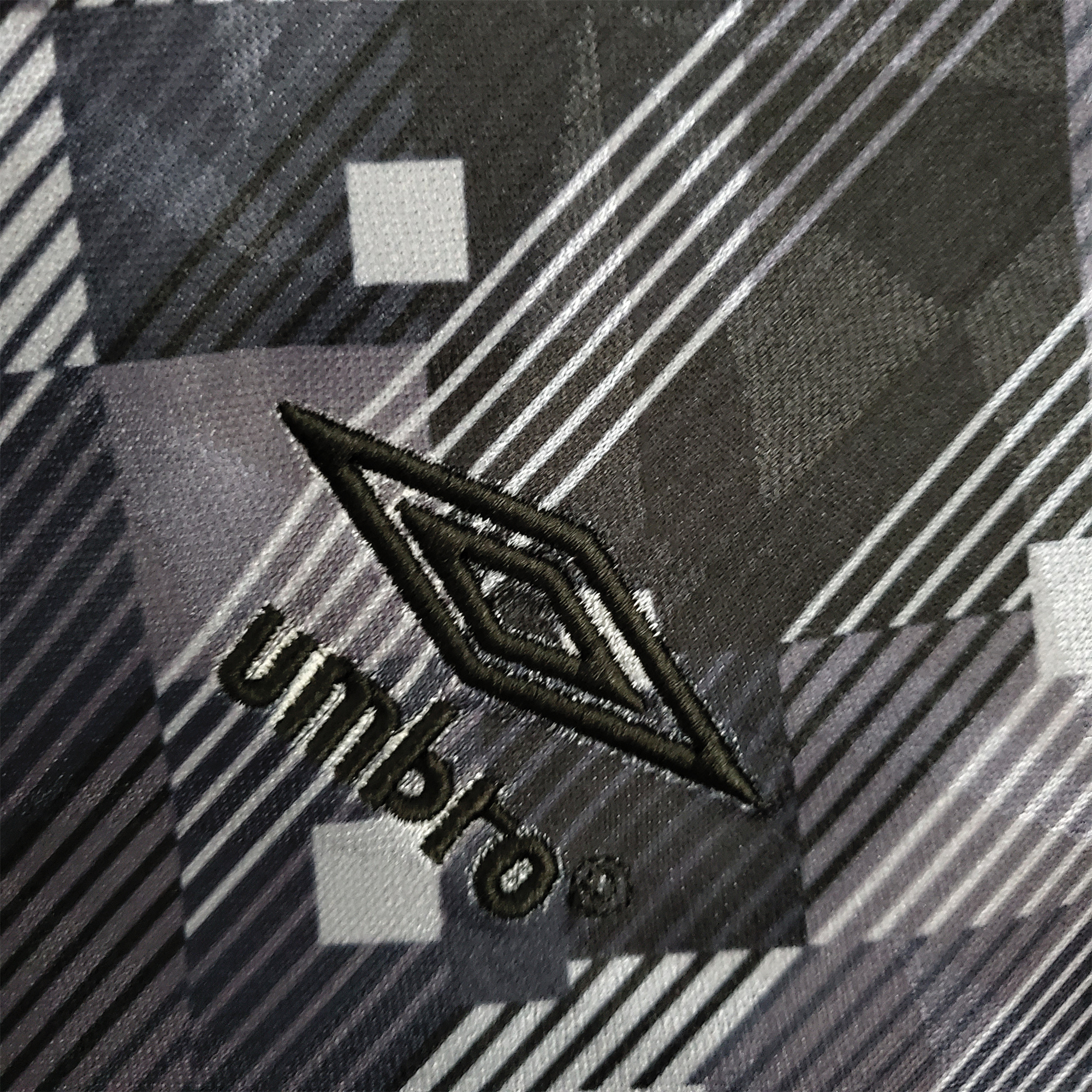 ManixJersey.com | Retro England 1990 Black Jersey -Customize Name, Number and Patch | Worldwide Shipping