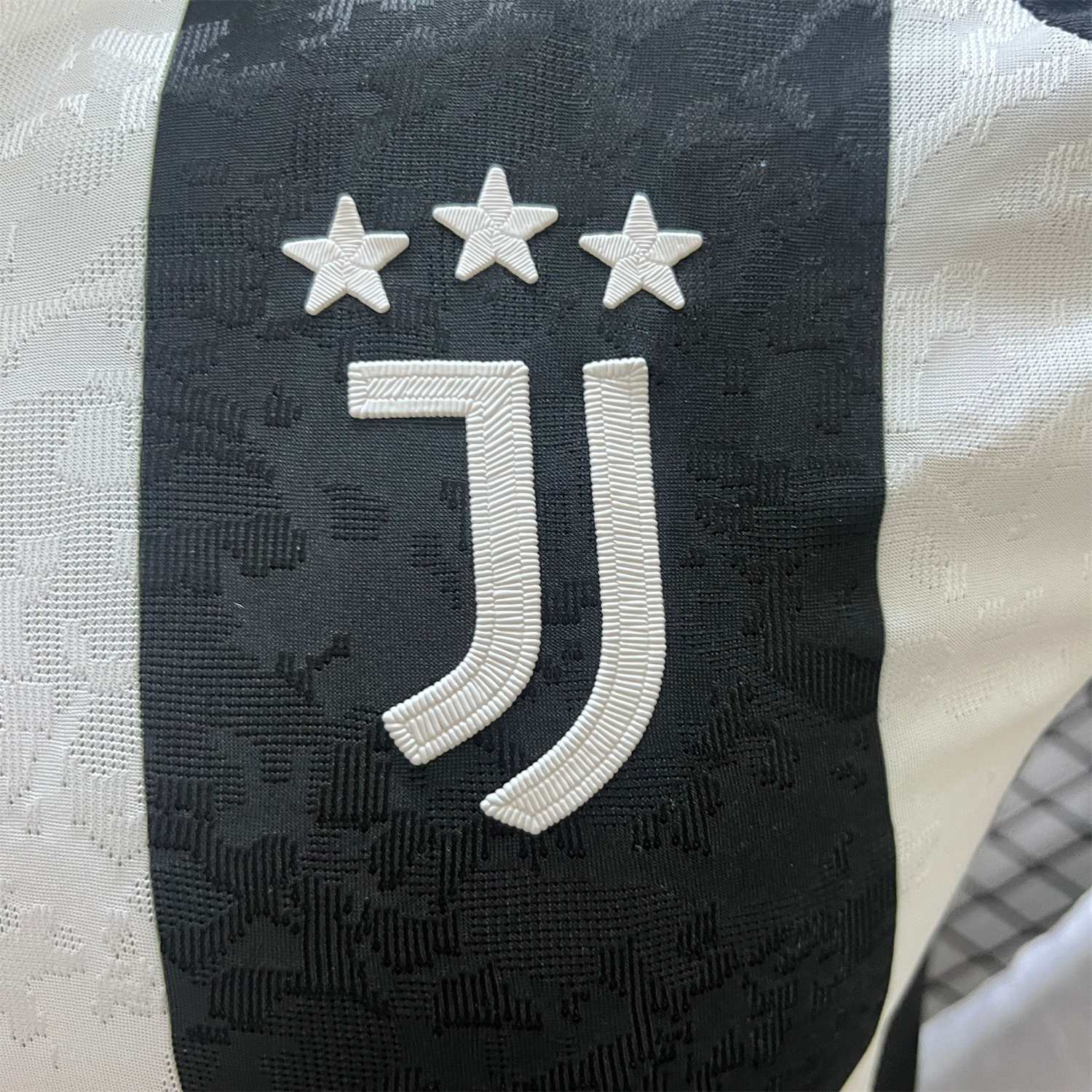 JerseysGala.com | Juventus 24-25 Home Long Sleeve Jersey - Player Version -Customize Name, Number and Patch | Worldwide Shipping