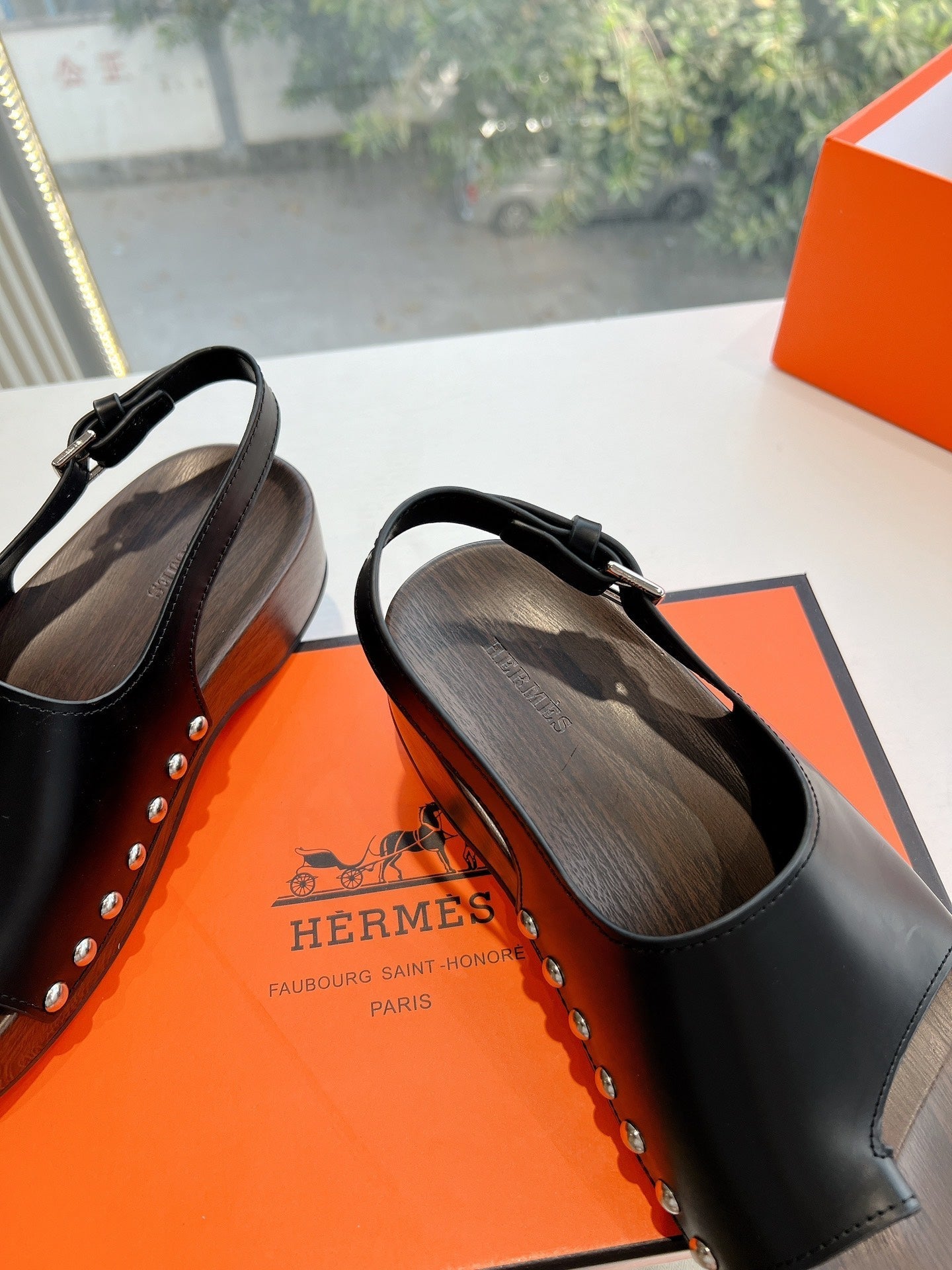 FLAT SANDAL IN BLACK CALFSKIN、mysite、Cacoeks