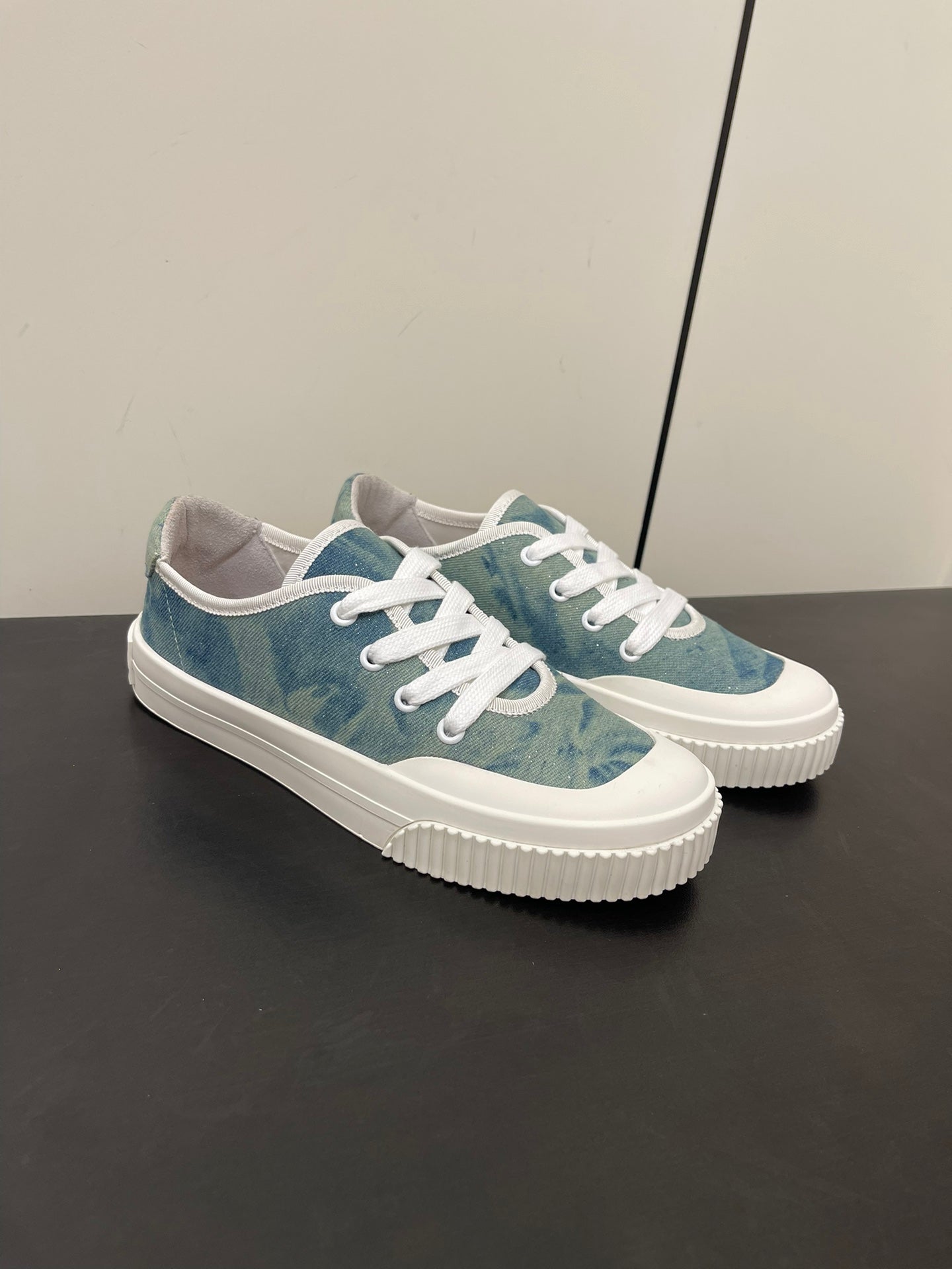 LP CLASSIC BISCUIT SNEAKER SAPPHIRE CALFSKIN、mysite、Cacoeks