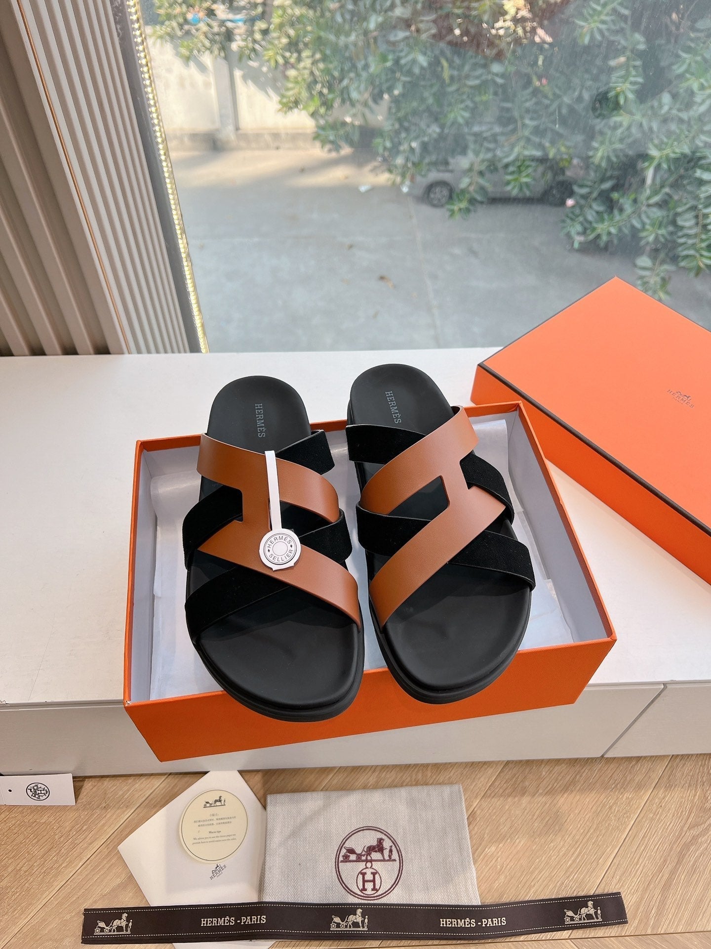 KAZIMIR SANDAL IN BRONZE BROWN CALFSKIN AND BLACK SUEDE、mysite、Cacoeks