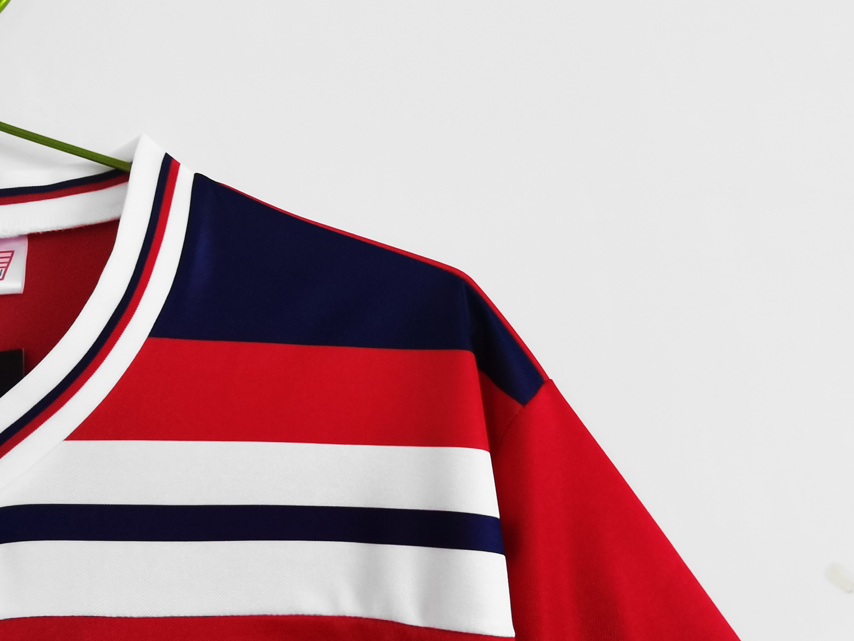 GlobeJersey-Retro England 1982 Away Stadium Jersey