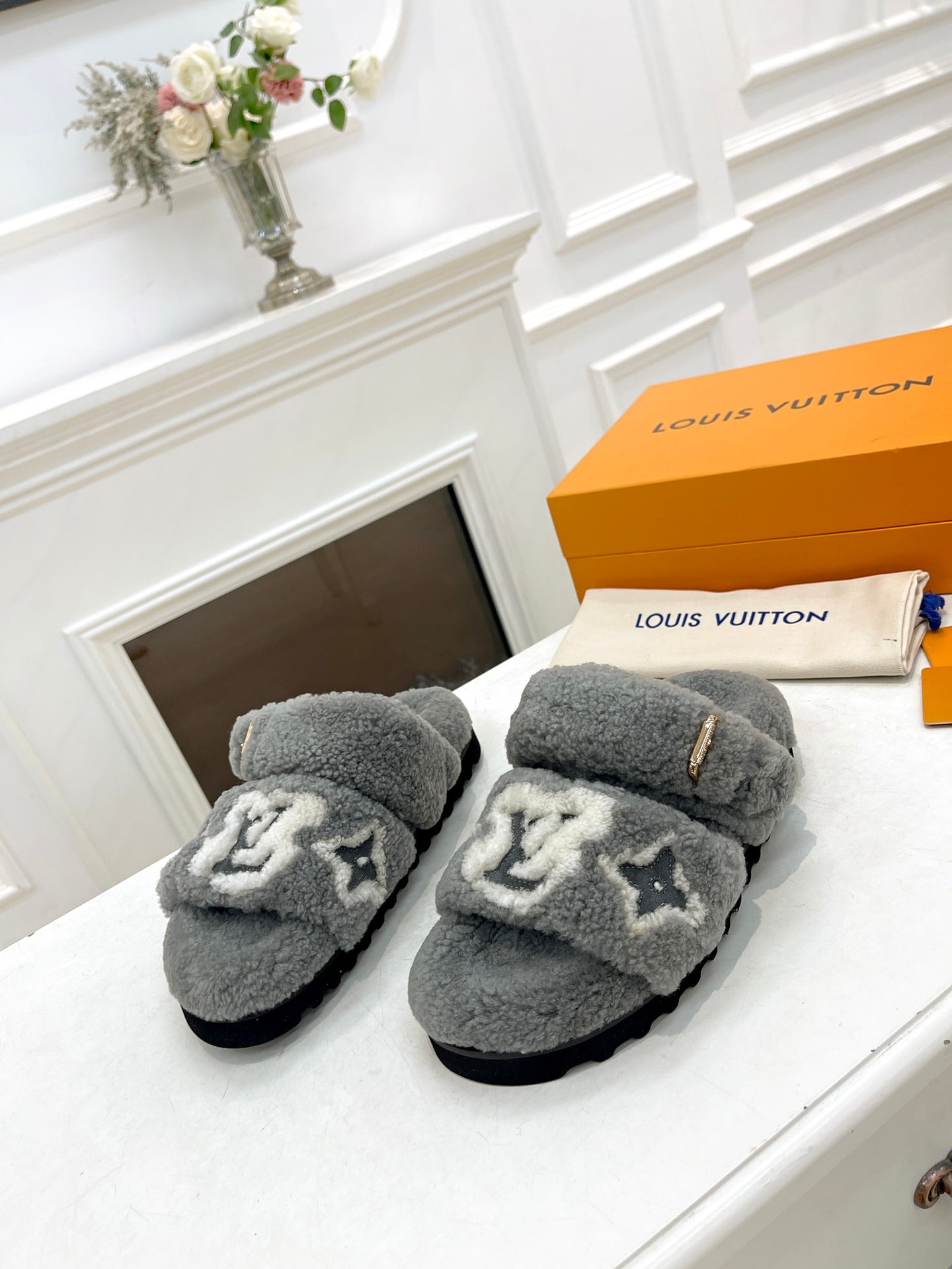DAD SANDAL MULE IN SHADOW GRAY MIX WHITE FLEECE、mysite、Cacoeks