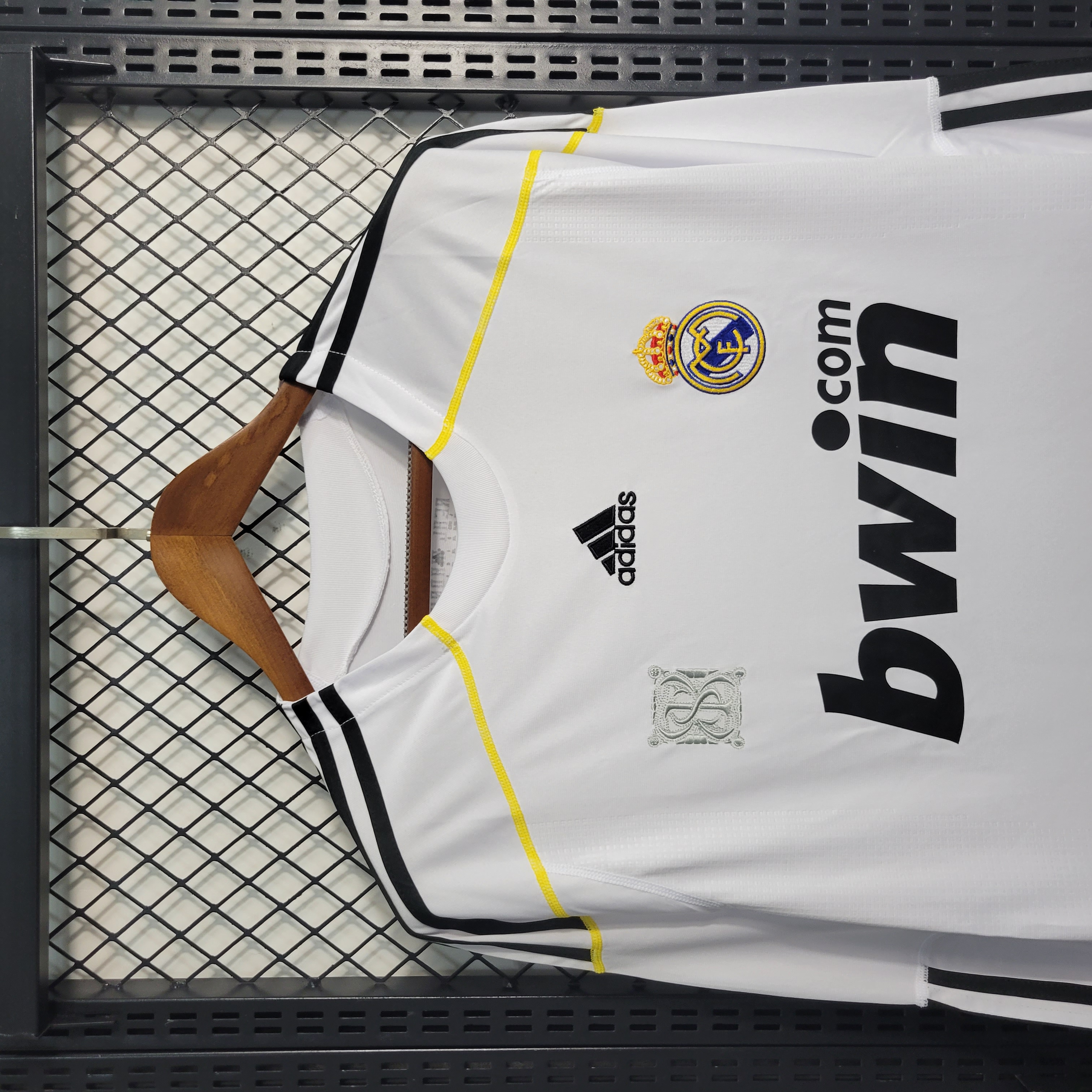JerseysGala.com | Retro Real Madrid 09-10 Home Stadium Long Sleeve Jersey -Customize Name, Number and Patch | Worldwide Shipping