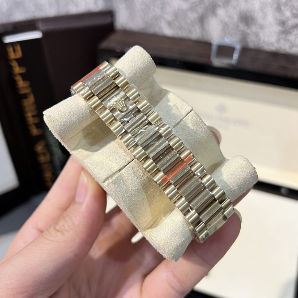 Đồng Hồ Rolex Day-Date 228238 Tinh Chỉnh Độ Kim Cương Moissanite 40mm (2)