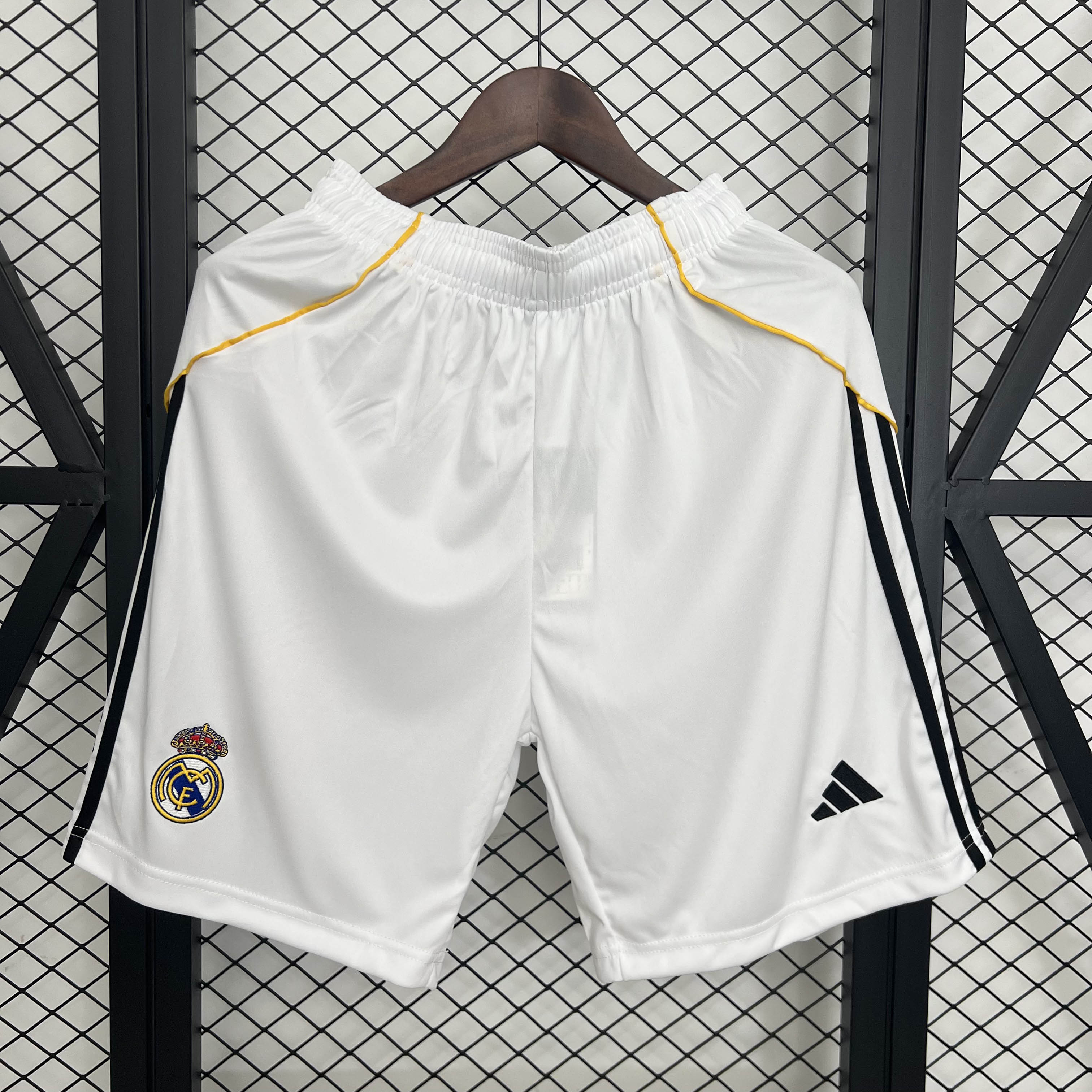 2025/2026 Real Madrid Home Shorts 1:1 Thai Quality:football jersey mysite: unitedjerseyfootball 邓江浪:football