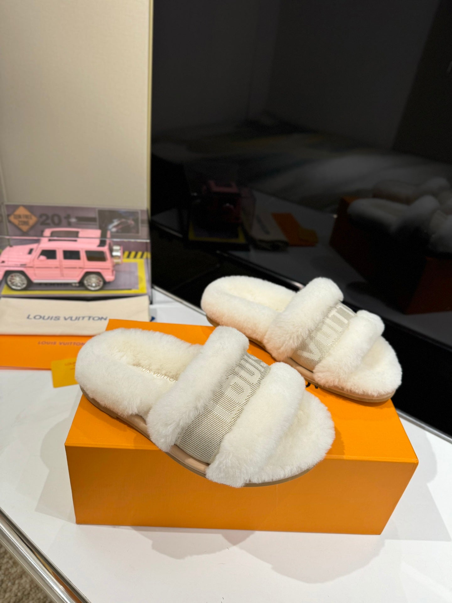 FURRY SLIPPER IN WHITE SHEARLING、mysite、Cacoeks