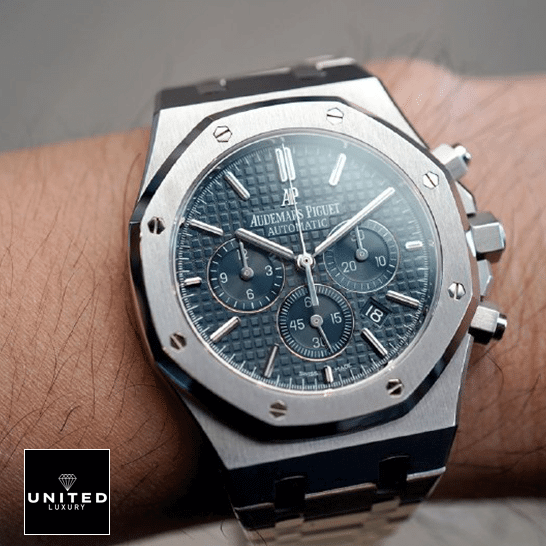 audemarspiguet-royaloak-26320ST.OO_.1220ST.03-replica-hand