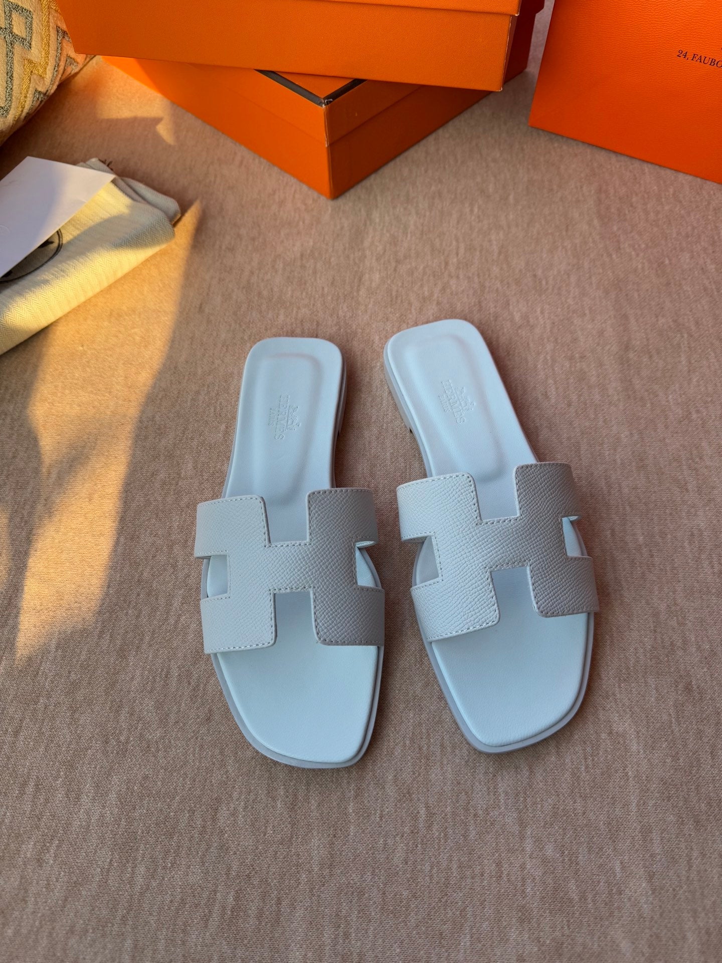 0RAN SANDALS IN ICE BLUE CALFSKIN、mysite、Cacoeks