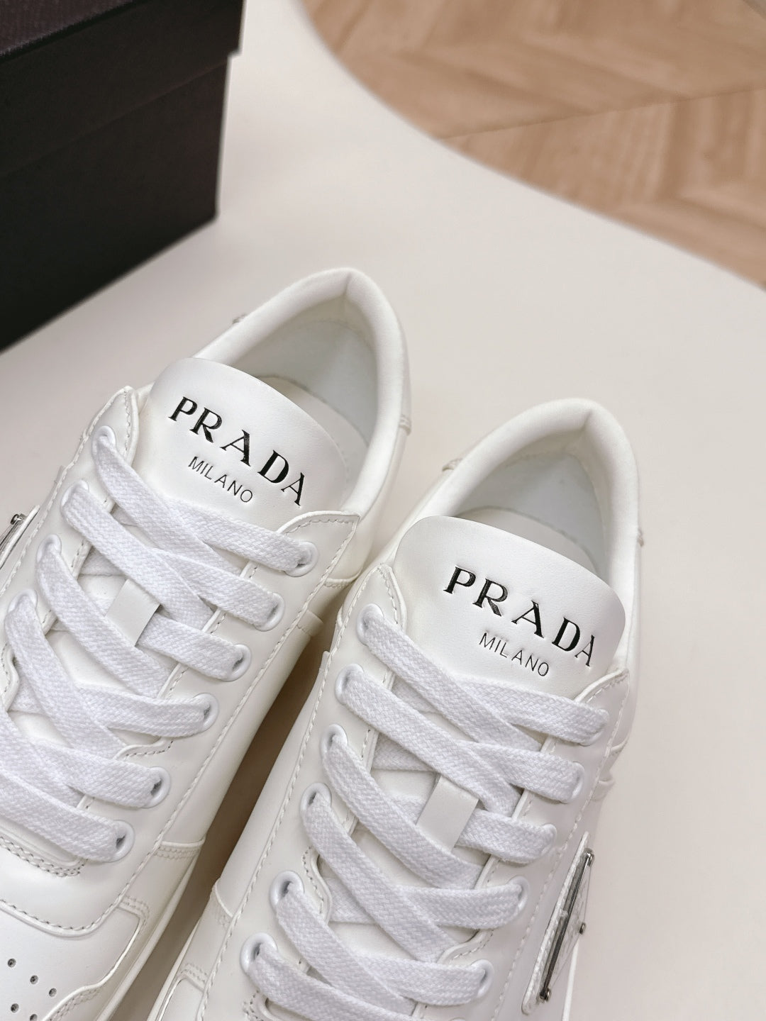 PRADA 25S DOWNTOWN SNEAKERS IN WHITE CALFSKIN SILVER HARDWARE、mysite、Cacoeks