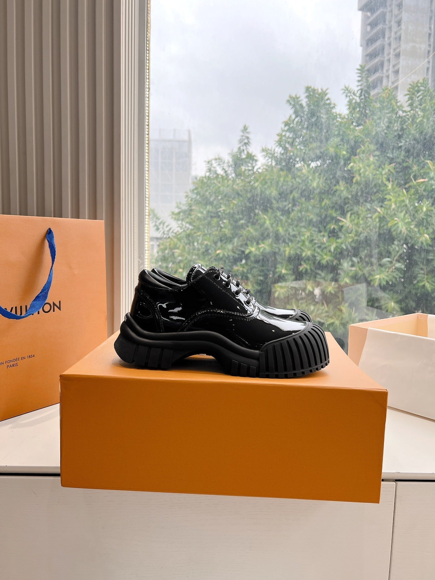 LV ARCHLIGHT SKATE SNEAKER IN BLACK GLOSSY CALFSKIN、mysite、Cacoeks