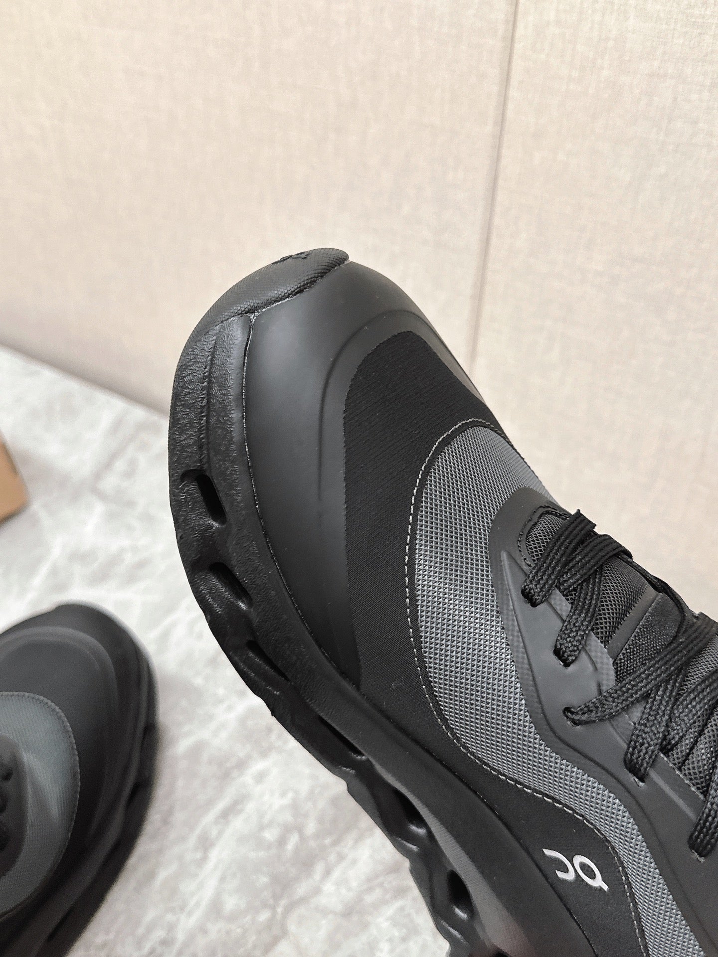 RUN SNEAKER IN BLACK SUEDE AND MESH FABRIC、mysite、Cacoeks