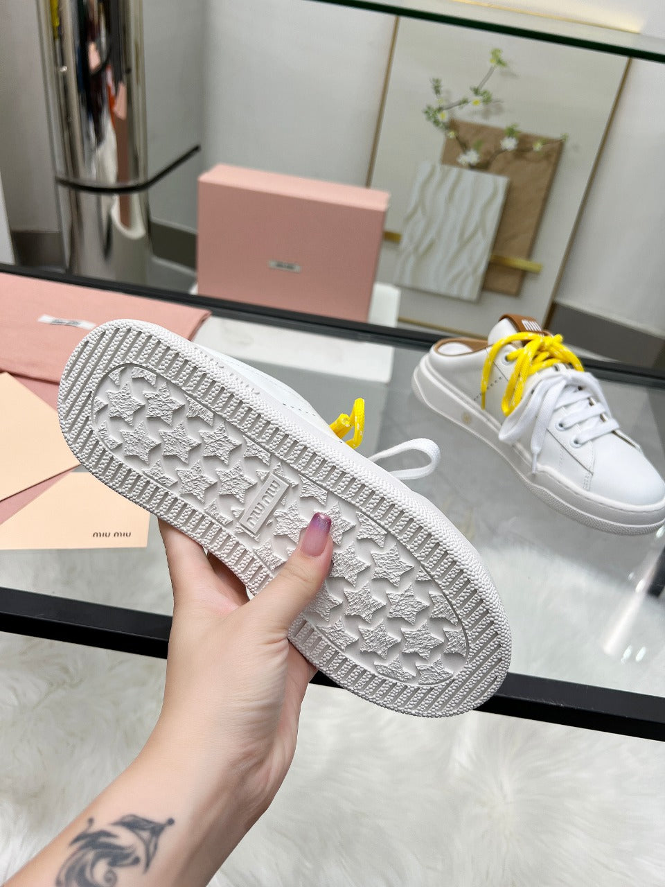 SNEAKER MULES IN WHITE MIX BROWN CALFSKIN WHITE YELLOW LACES、mysite、Cacoeks