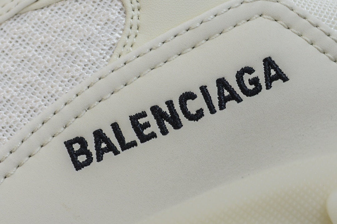 Balenciaga Triple S Sneaker in White Beige、mysite、Cacoeks